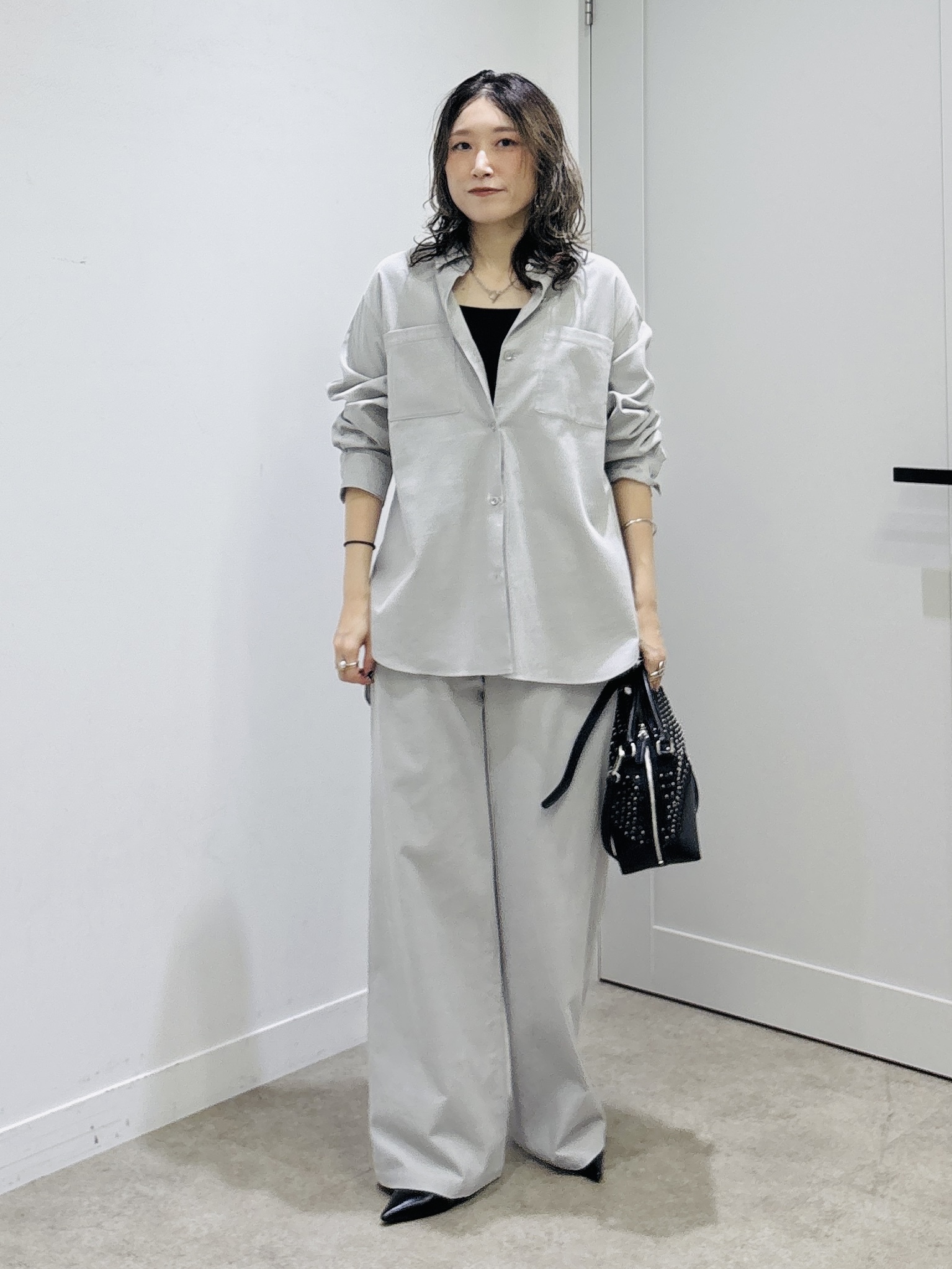 kotakiさんの「INDIVI｜【大人コーデュロイ／SETUP可】オーバーサイズシャツ」を使ったコーディネート