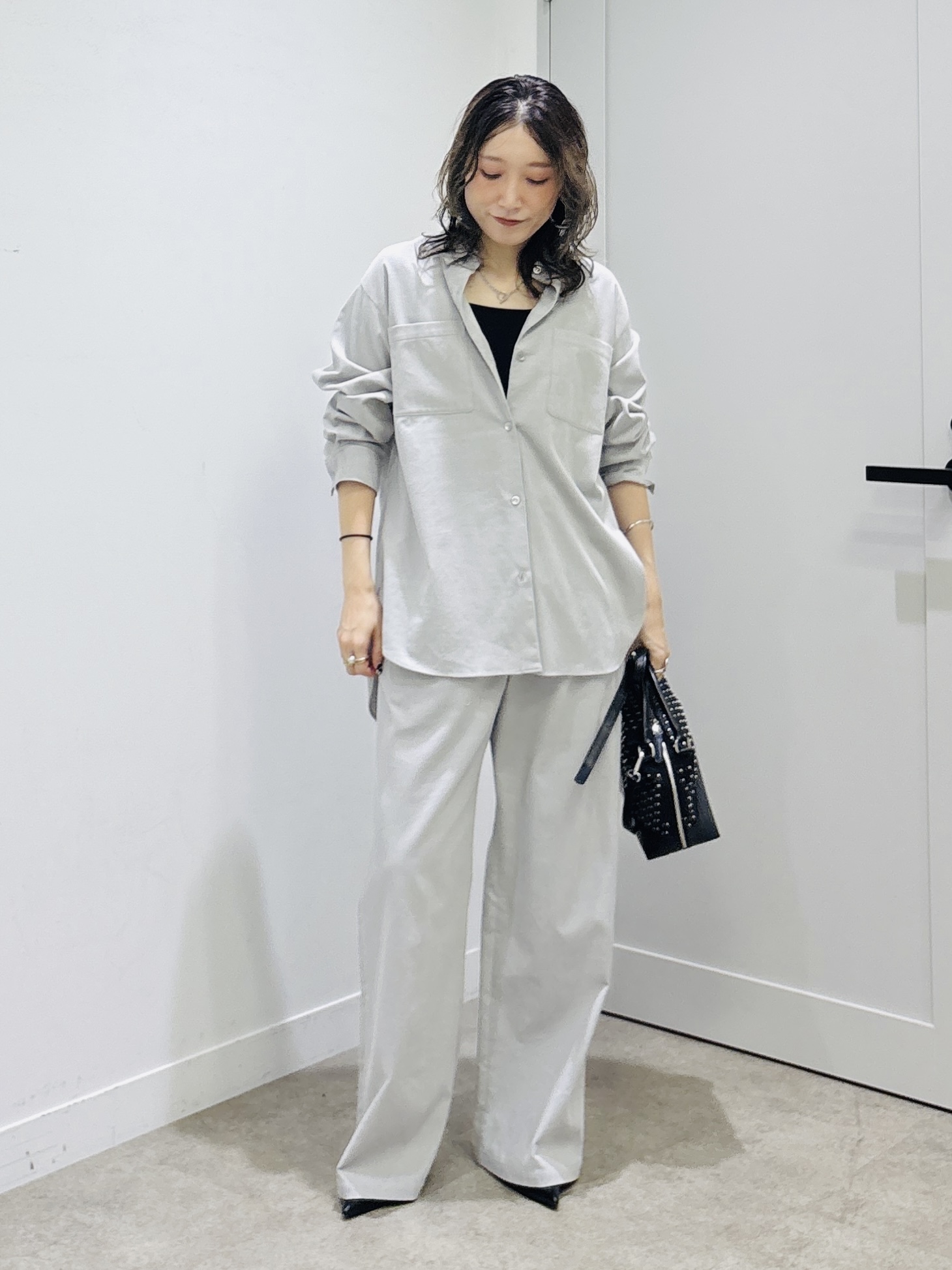 kotakiさんの「INDIVI｜【大人コーデュロイ／SETUP可】オーバーサイズシャツ」を使ったコーディネート
