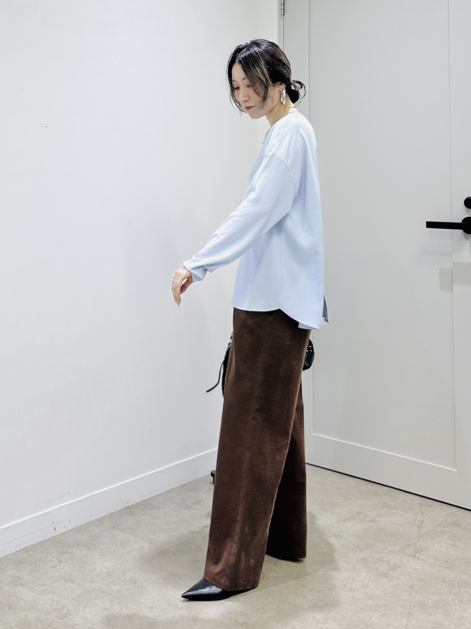 kotakiさんの「INDIVI｜【楽ちん出し入れ】ミニスタッズ 2WAYハンドバッグ」を使ったコーディネート
