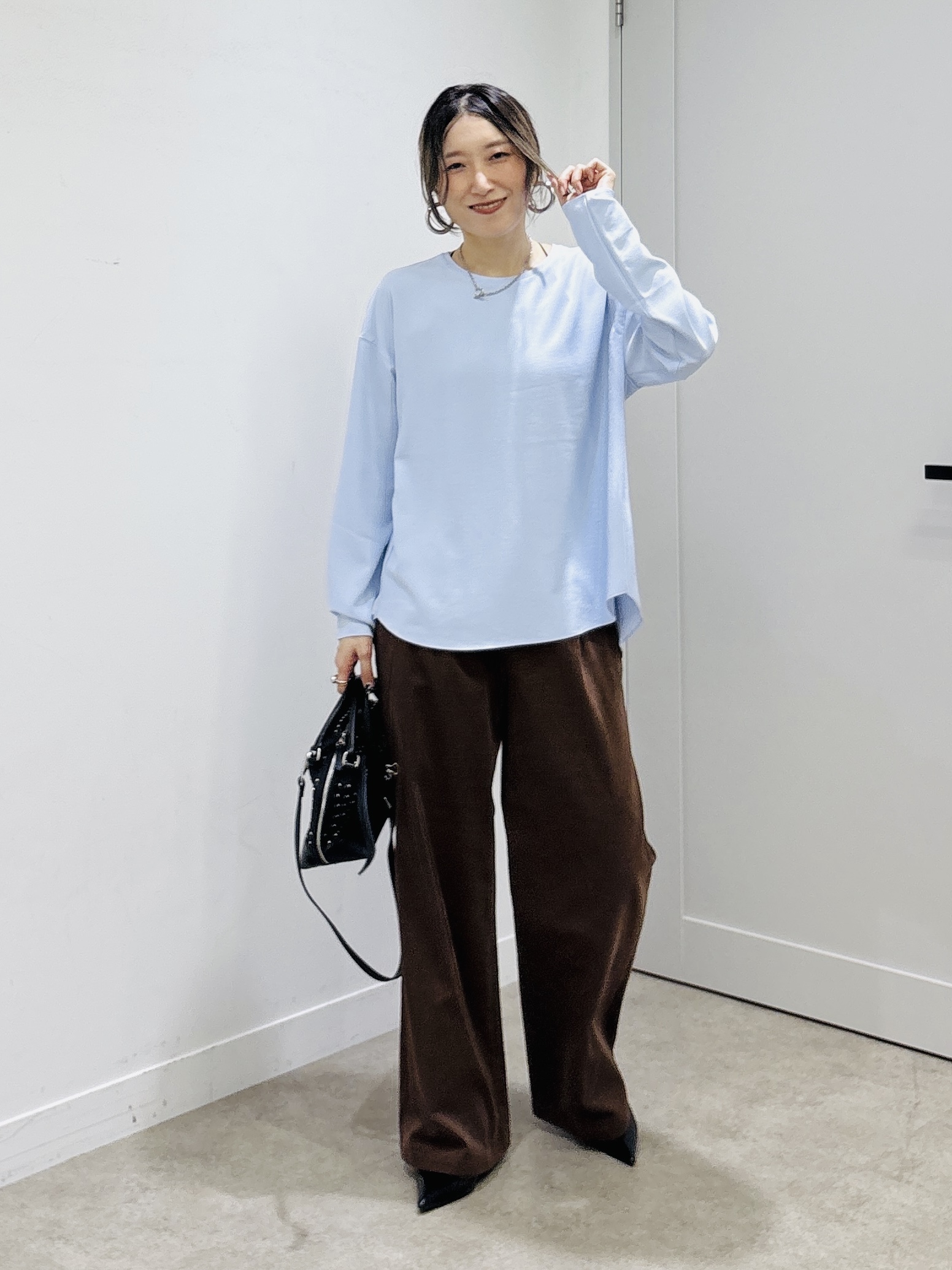 kotakiさんの「INDIVI｜【楽ちん出し入れ】ミニスタッズ 2WAYハンドバッグ」を使ったコーディネート