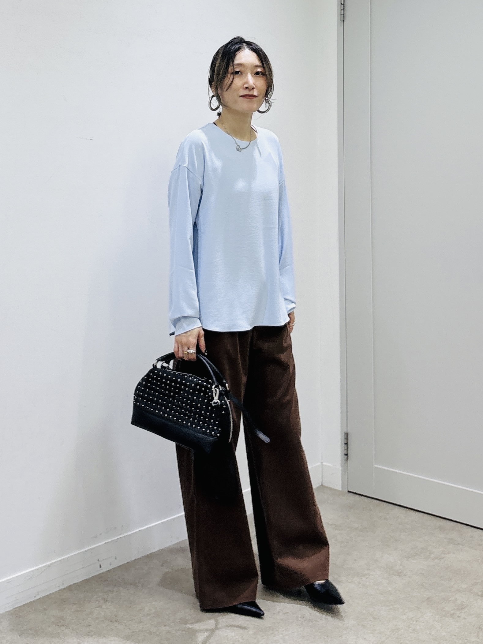 kotakiさんの「INDIVI｜【楽ちん出し入れ】ミニスタッズ 2WAYハンドバッグ」を使ったコーディネート