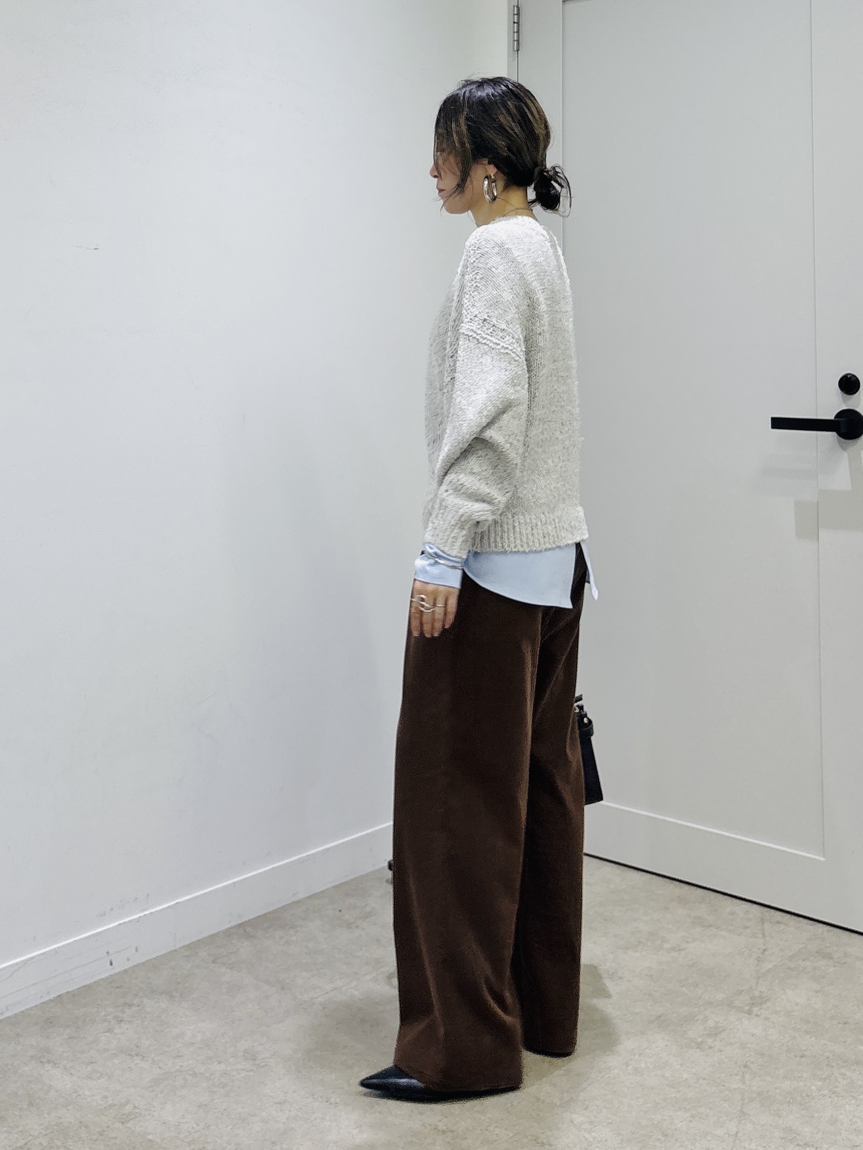 kotakiさんの「INDIVI｜【コットン混／ミックスカラー】カールヤーン パフスリーブニット」を使ったコーディネート