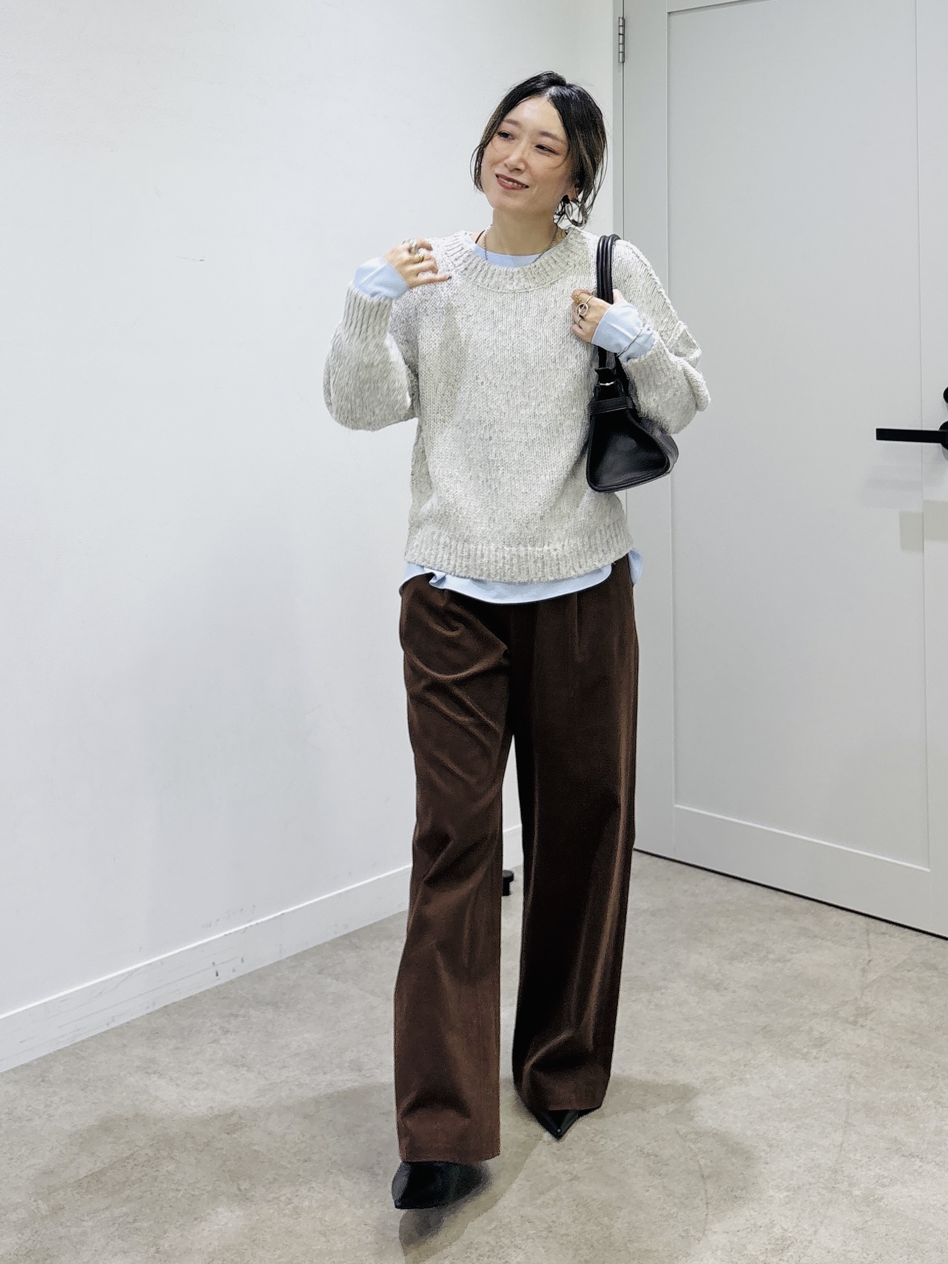 kotakiさんの「INDIVI｜【コットン混／ミックスカラー】カールヤーン パフスリーブニット」を使ったコーディネート