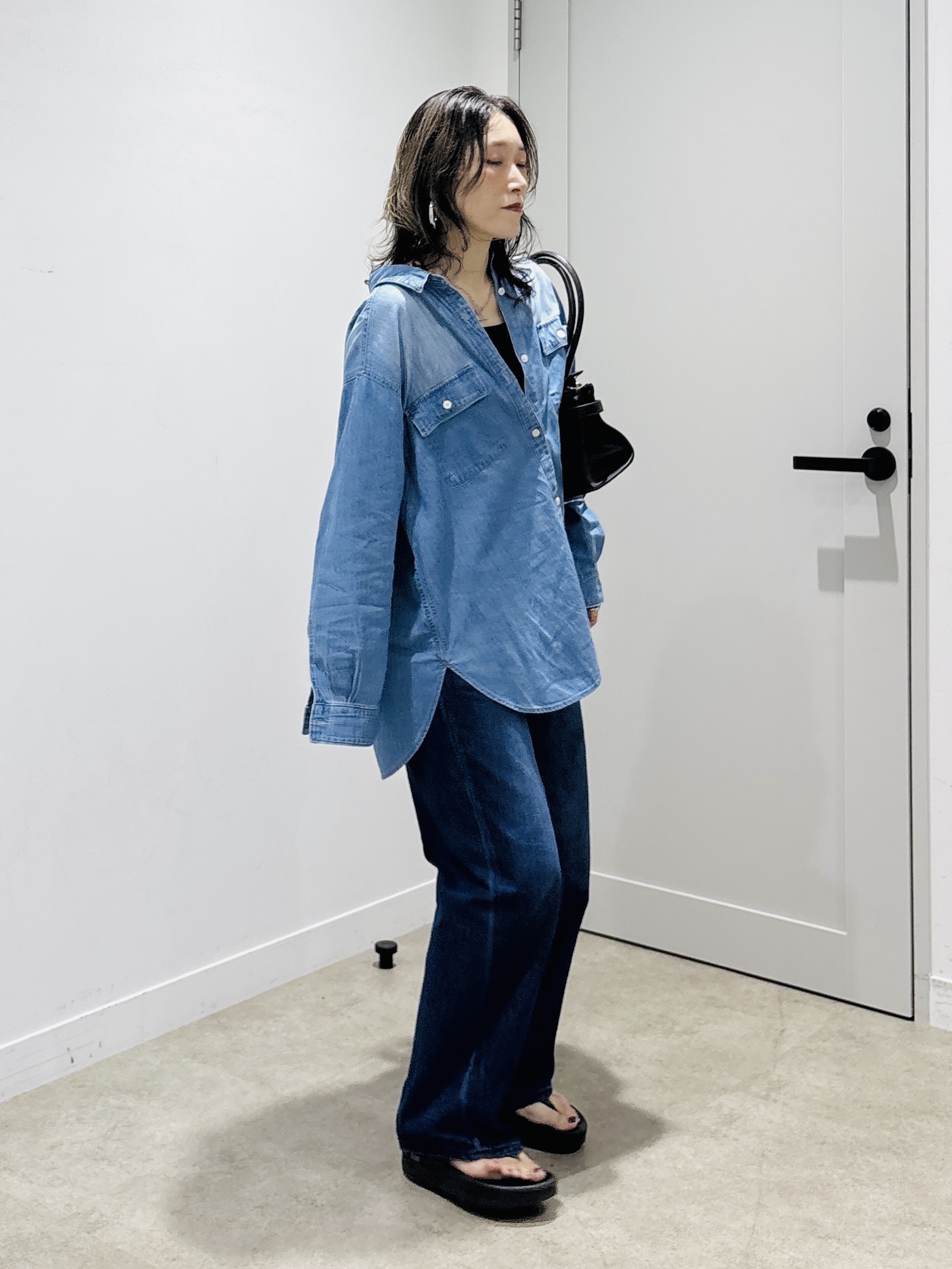 kotakiさんの「INDIVI｜【洗える／体型カバー】ライトデニム ワークシャツ」を使ったコーディネート