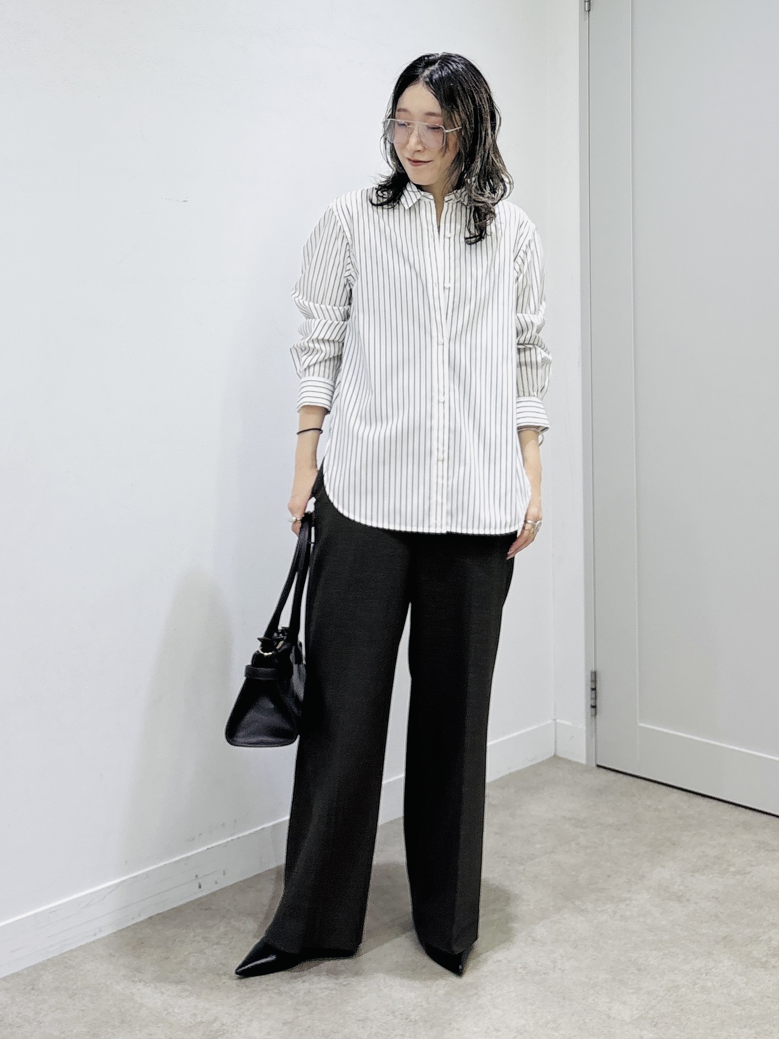 kotakiさんの「INDIVI｜【洗える】ファンシーヤーンVネックニットベスト」を使ったコーディネート