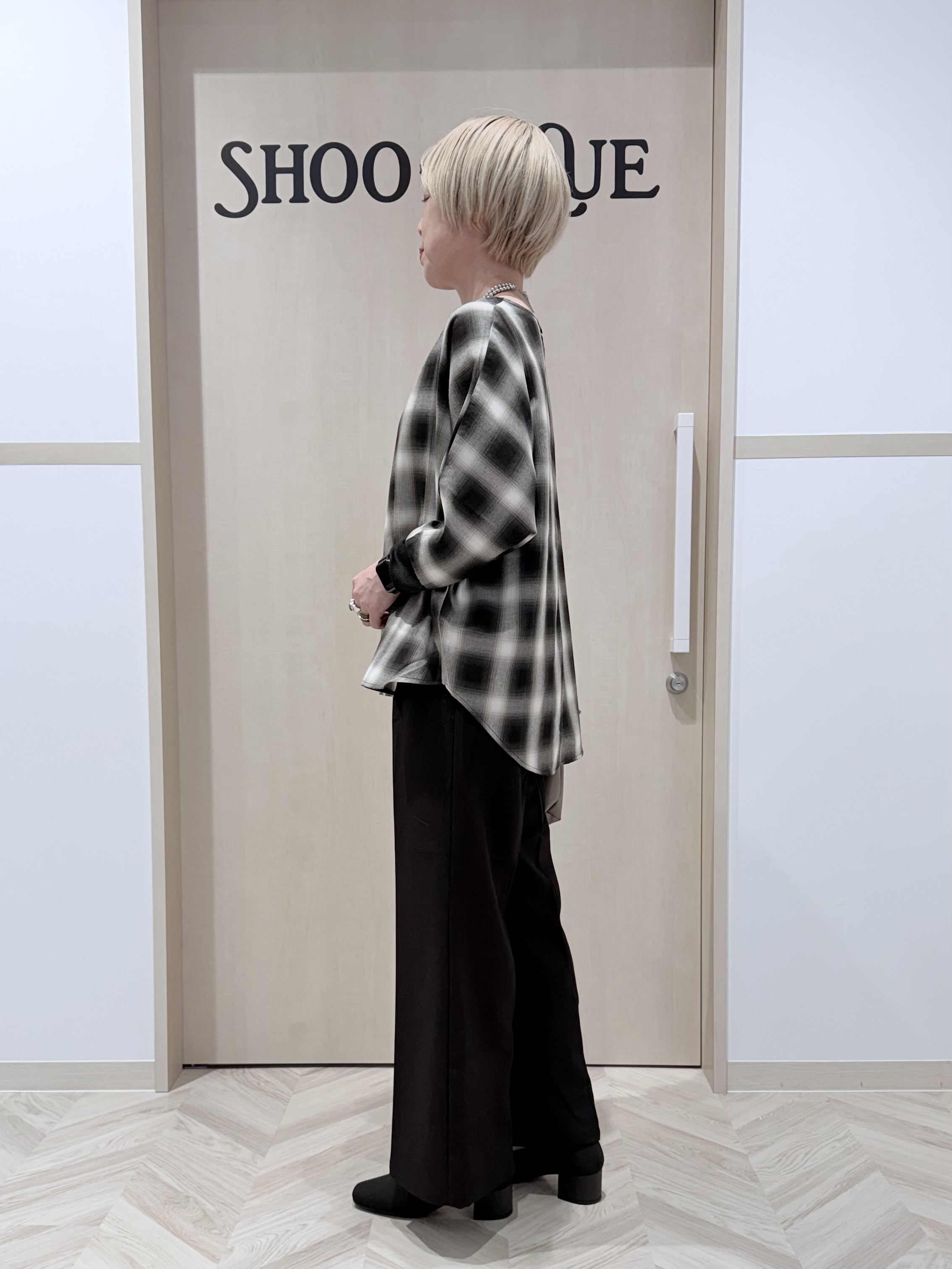 chieさんの「SHOO･LA･RUE｜【着丈選べる/洗濯後しわになりにくい】インせず着られる ドルマンブラウス」を使ったコーディネート