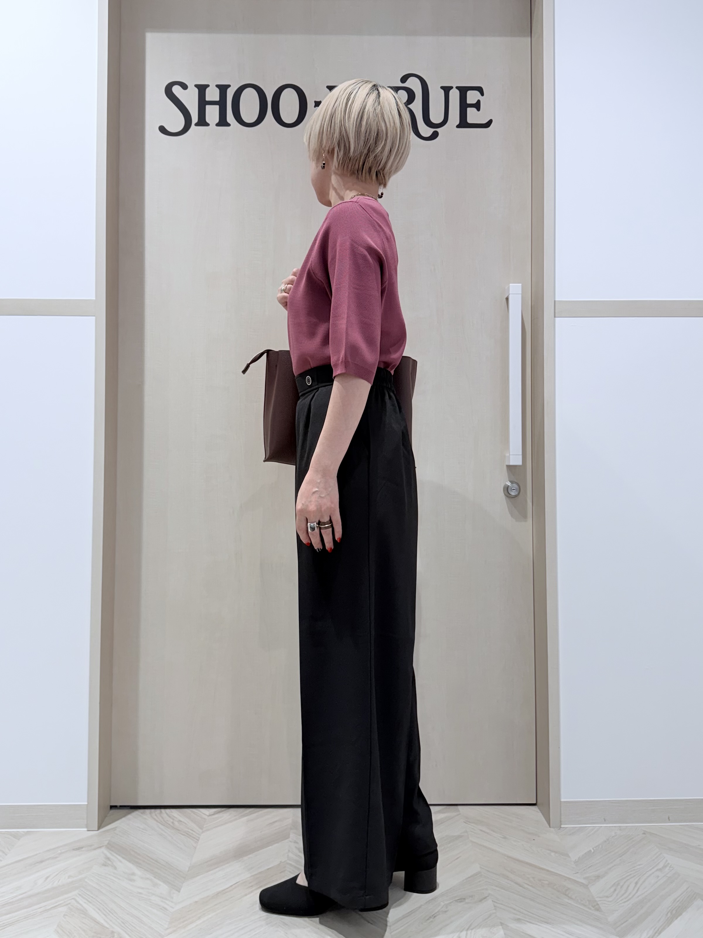 chieさんの「SHOO･LA･RUE｜【ガンガン洗える/UV/毛玉になりにくい】二の腕見せない 5分袖ニット」を使ったコーディネート