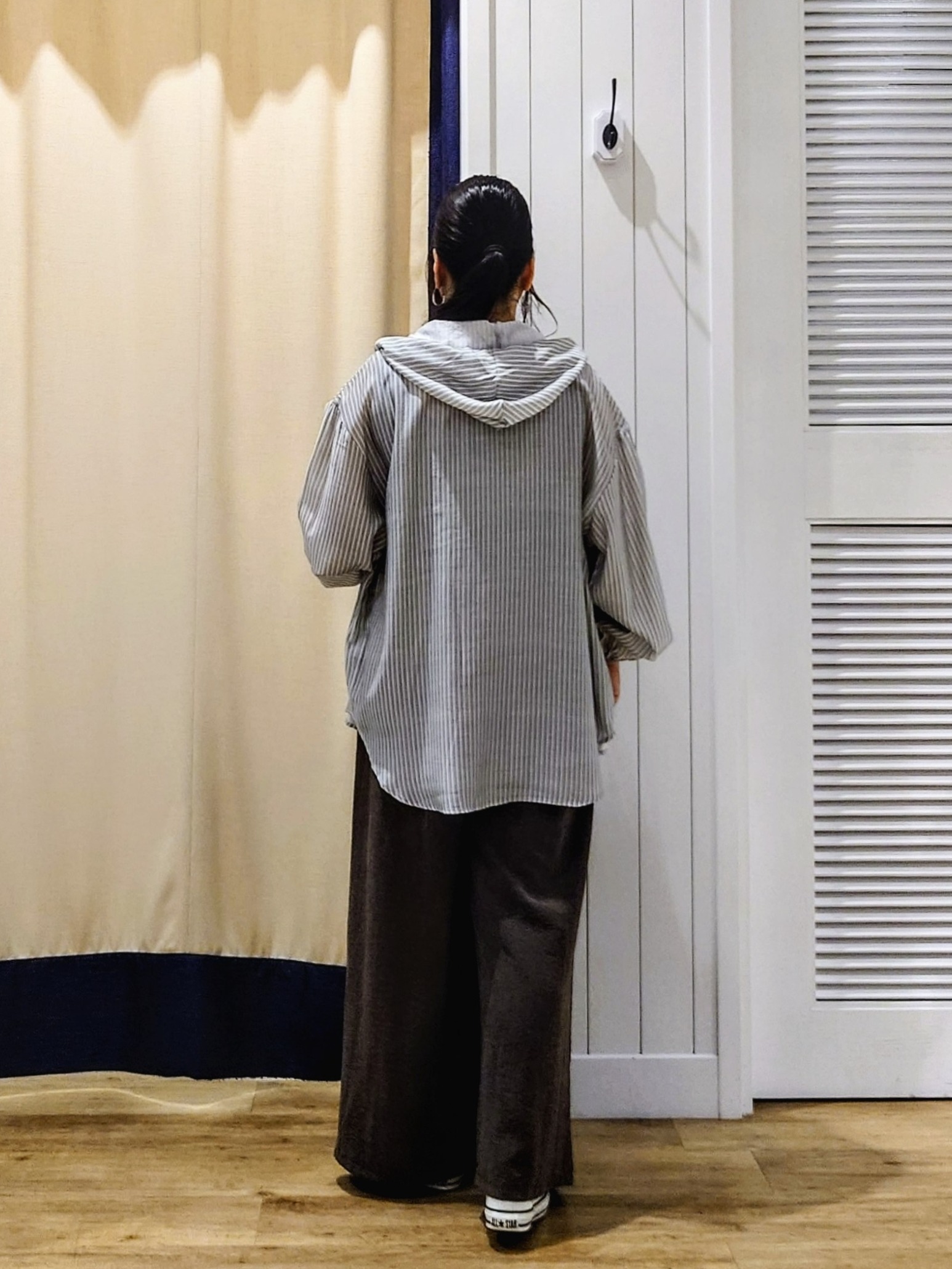 Haraさんの「Dessin｜ストライプシアーフードシャツ」を使ったコーディネート
