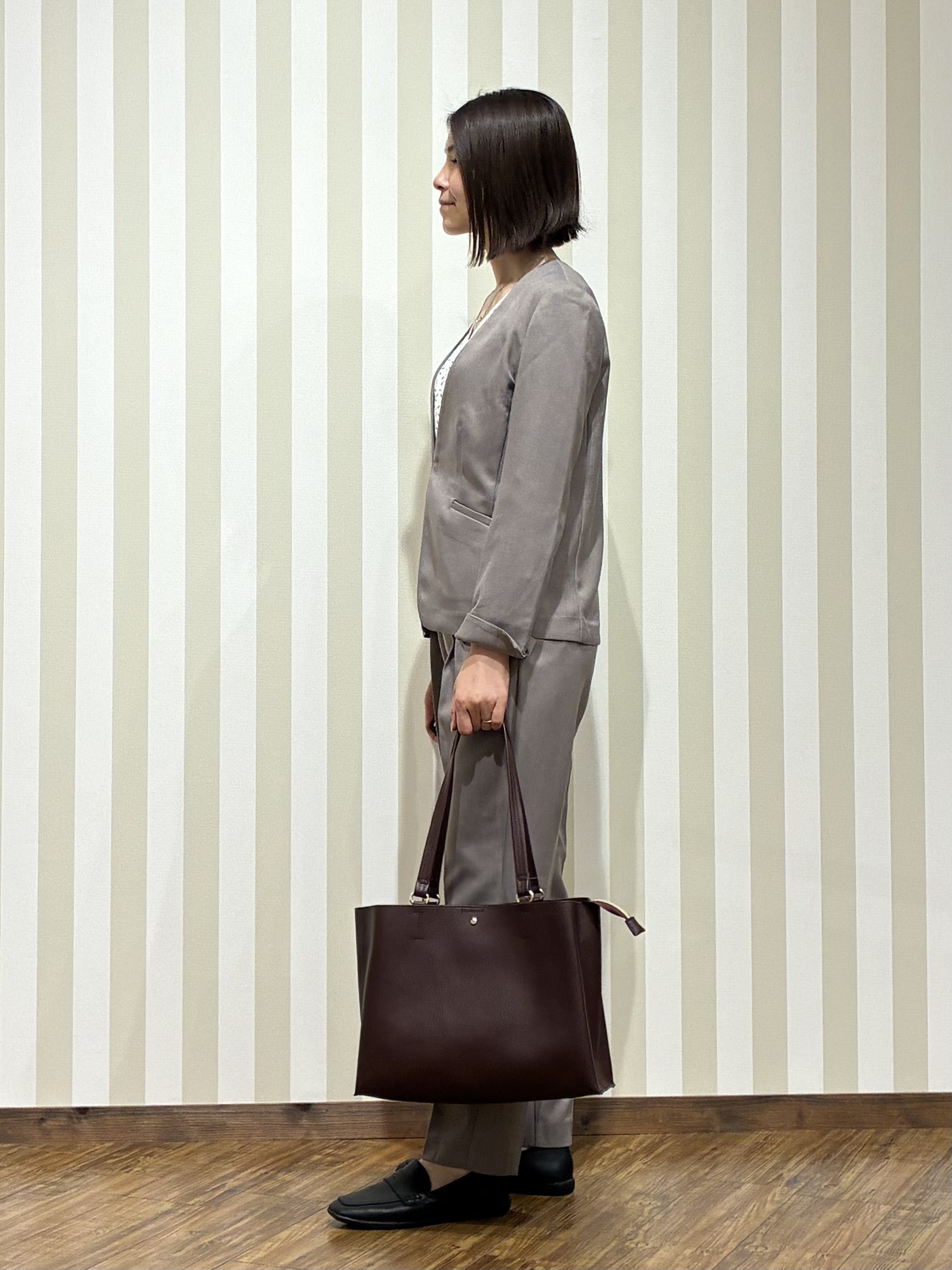 SAOさんの「SHOO･LA･RUE｜【セットアップ可/通勤/洗濯機可/SS-LL】女性らしく決まる カラーレスジャケット」を使ったコーディネート