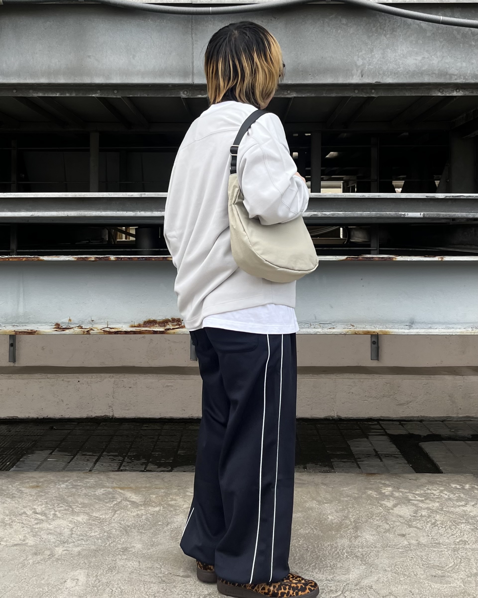 taigaさんの「tk.TAKEO KIKUCHI｜【UMBRO】ショルダーバッグ／チャーム付き」を使ったコーディネート