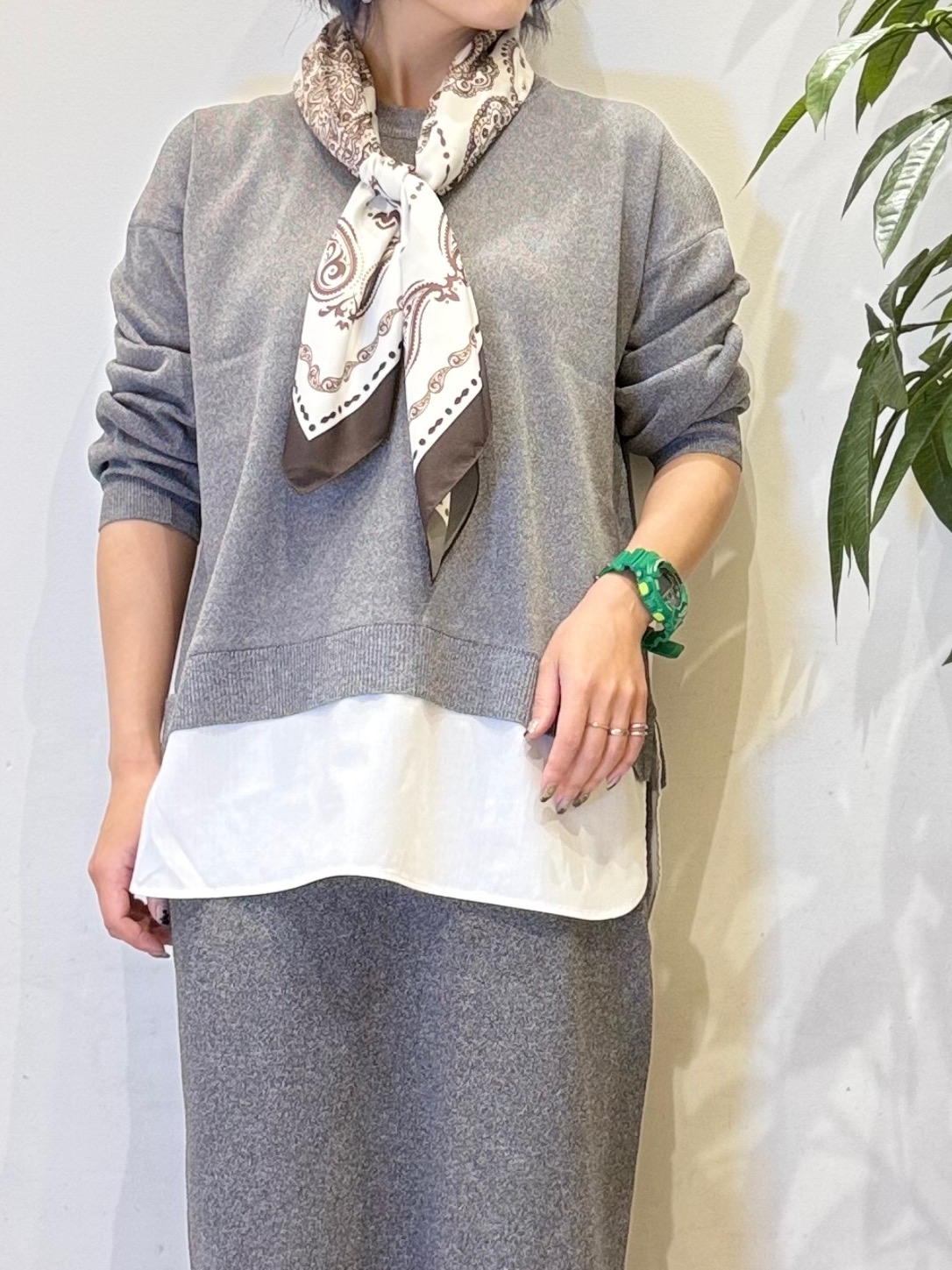 misakiさんの「SHOO･LA･RUE｜【S-LL】着るだけできまる シャツレイヤード風 スポンディッシュニット」を使ったコーディネート