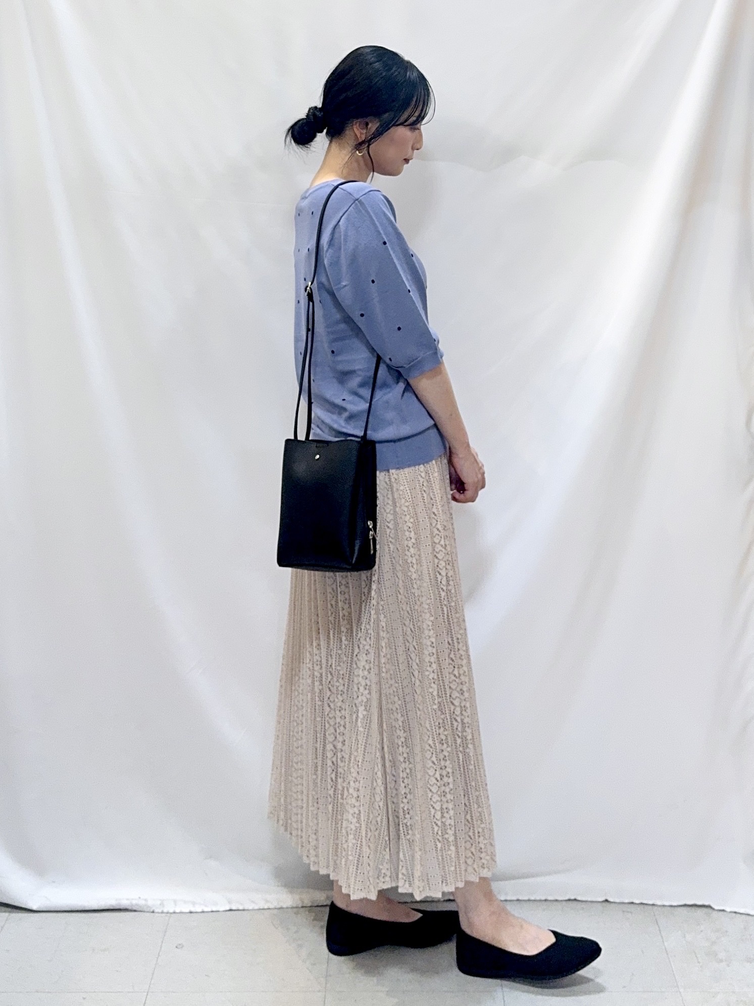 𝐇𝐢𝐫𝐨𝐦𝐢さんの「SHOO･LA･RUE｜【S-LL】さらっとタッチ 大人のドット刺繍ニット」を使ったコーディネート