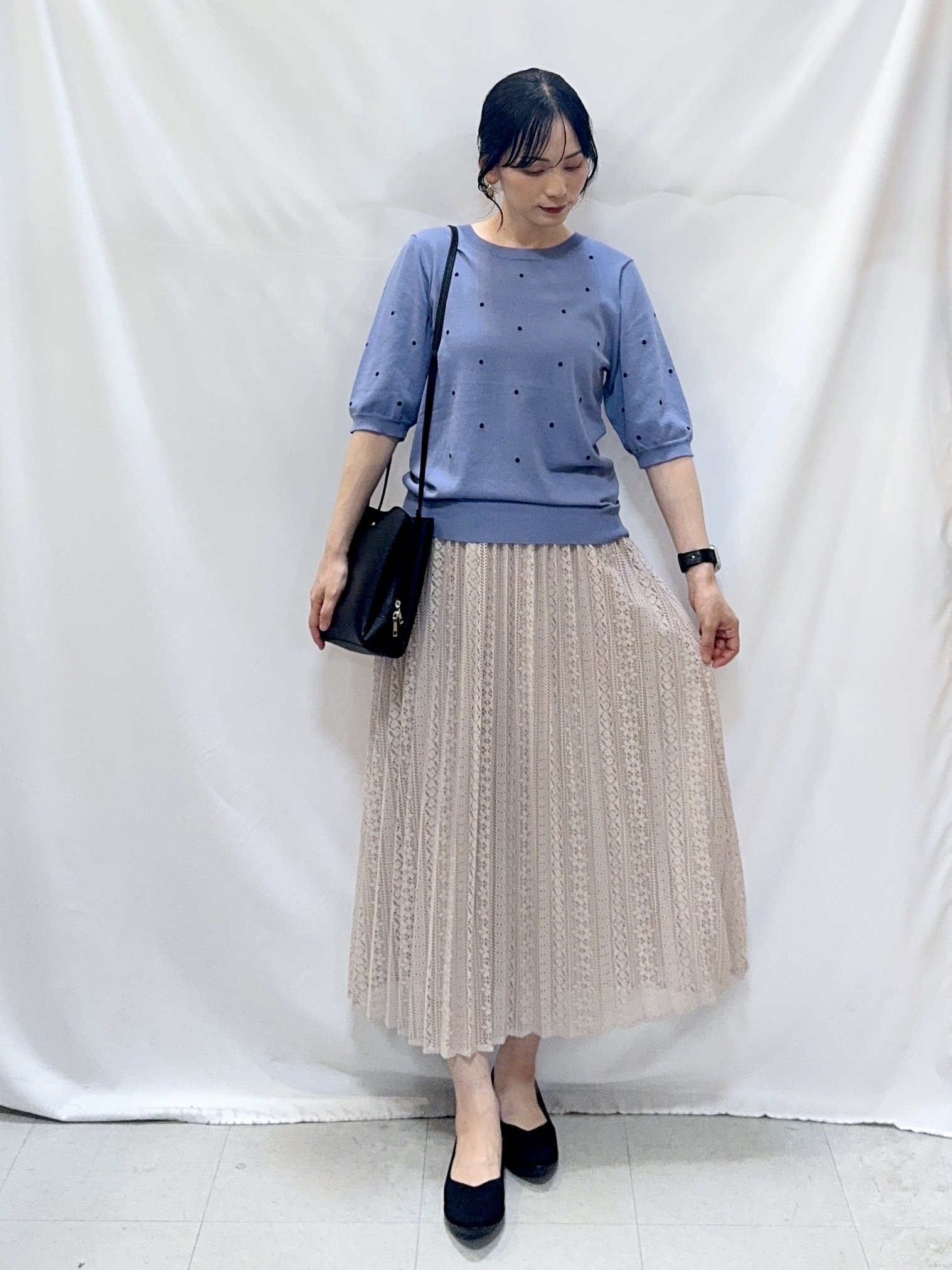 𝐇𝐢𝐫𝐨𝐦𝐢さんの「SHOO･LA･RUE｜【S-LL】さらっとタッチ 大人のドット刺繍ニット」を使ったコーディネート