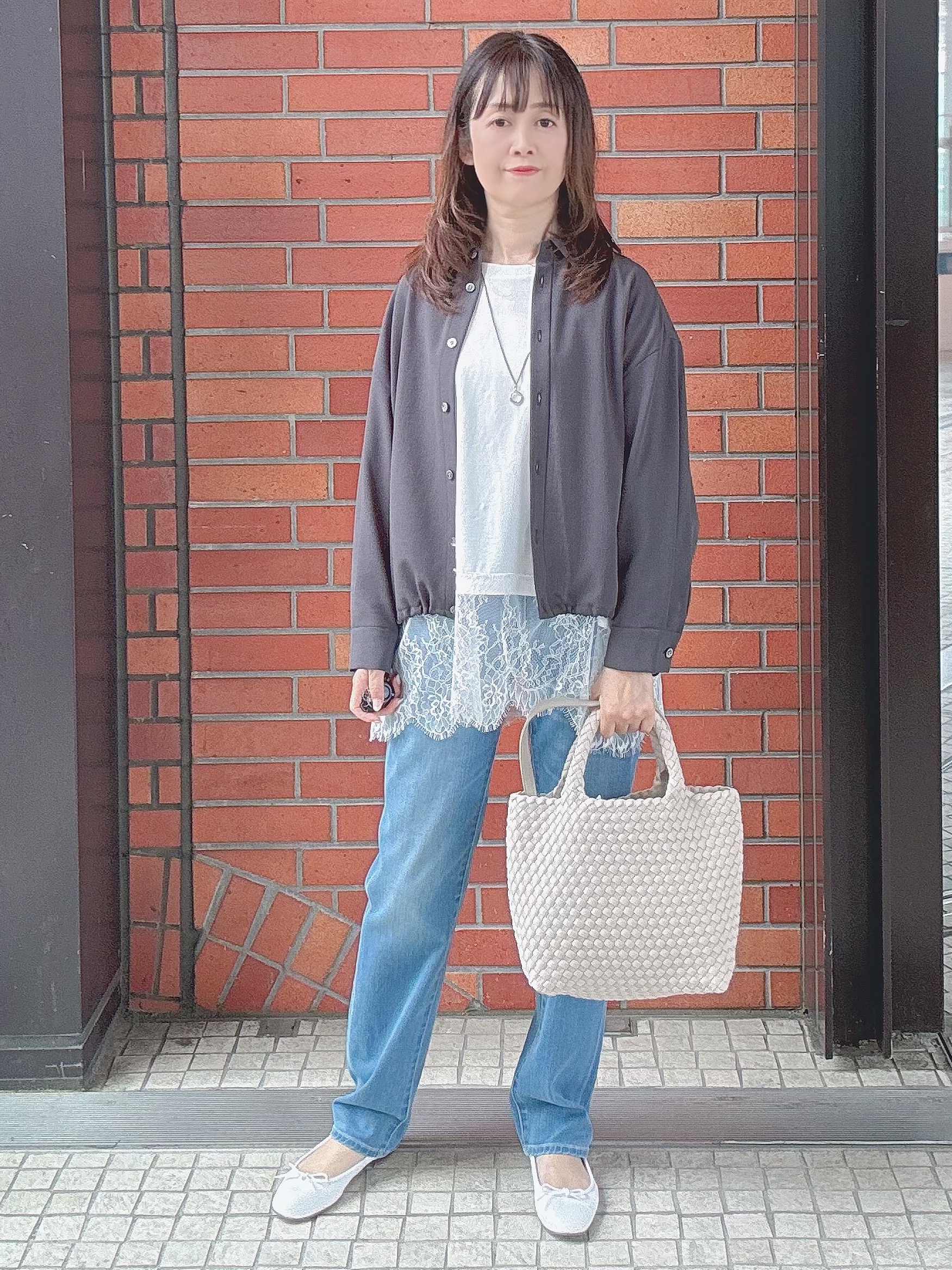makiさんの「UNTITLED｜【秋羽織り/セットアップ可/UVカット】エアリークールドロストシャツ」を使ったコーディネート