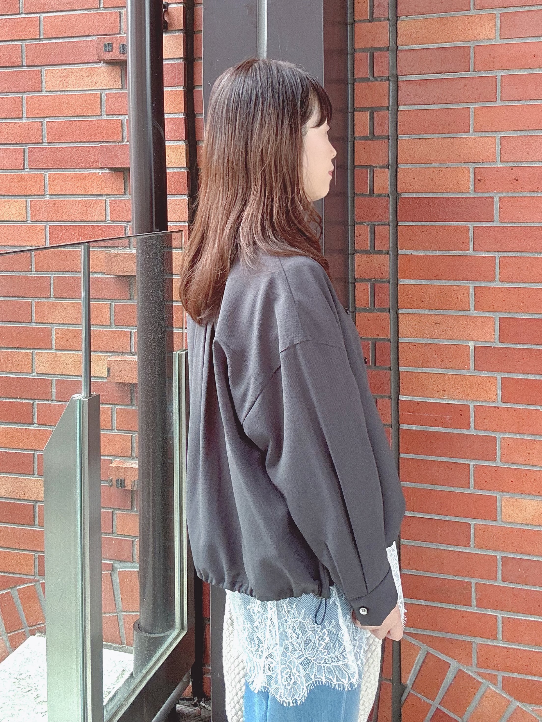 makiさんの「UNTITLED｜【秋羽織り/セットアップ可/UVカット】エアリークールドロストシャツ」を使ったコーディネート