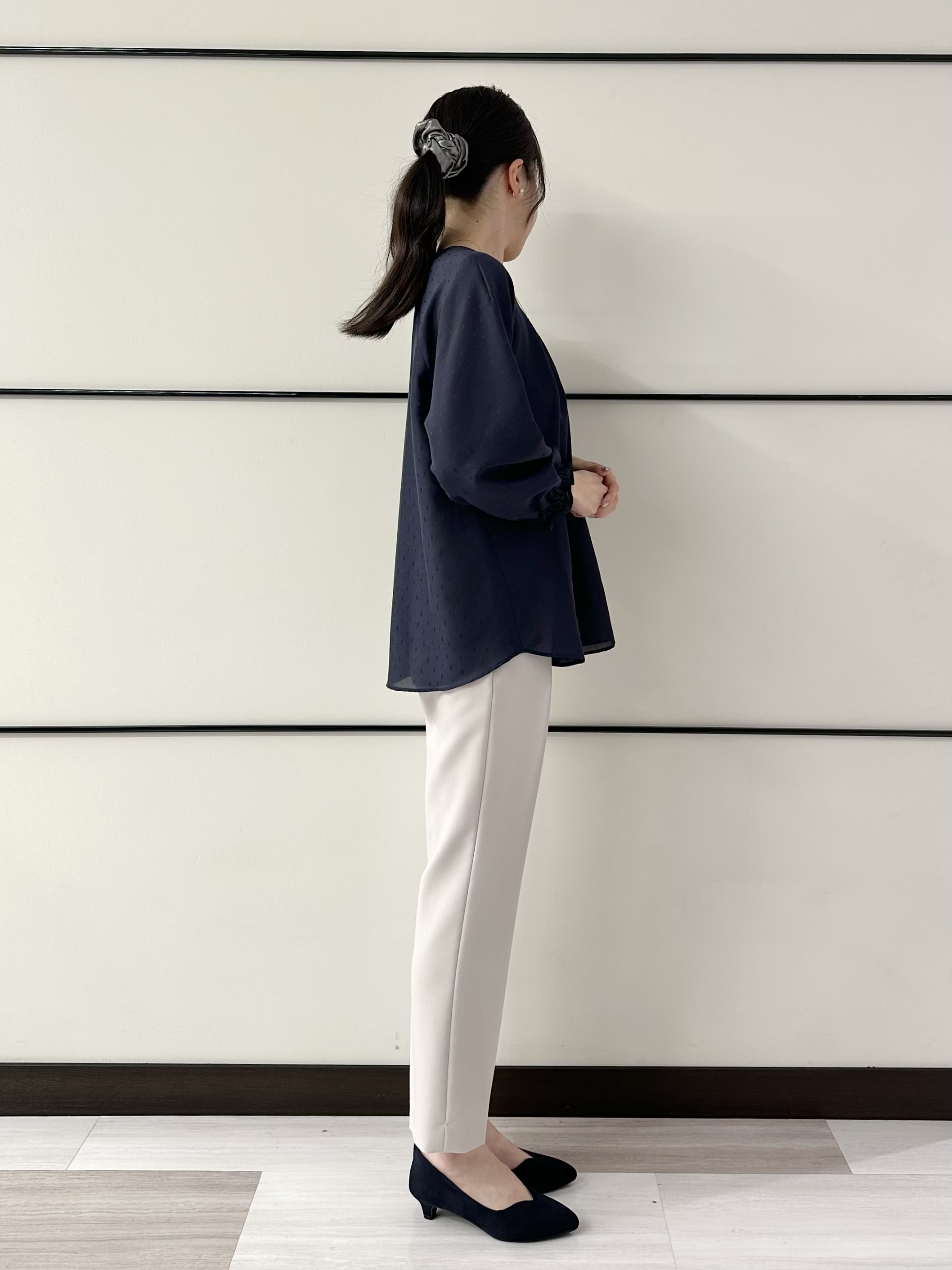 Momoさんの「Reflect｜タックデザイン ラグランスリーブブラウス」を使ったコーディネート