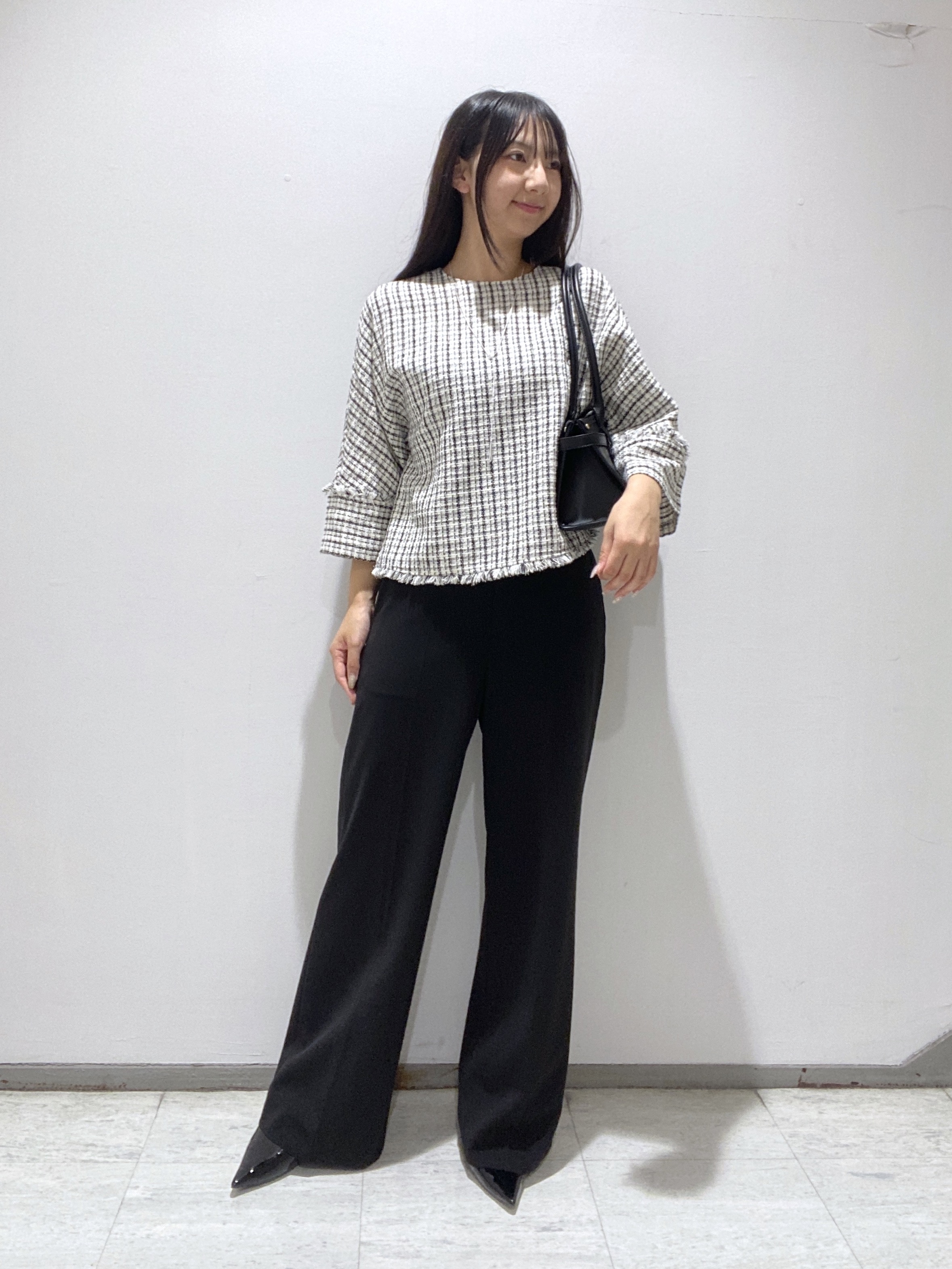 meiさんの「INDIVI｜【華やか／1枚でサマになる】上品ツイードブラウス」を使ったコーディネート