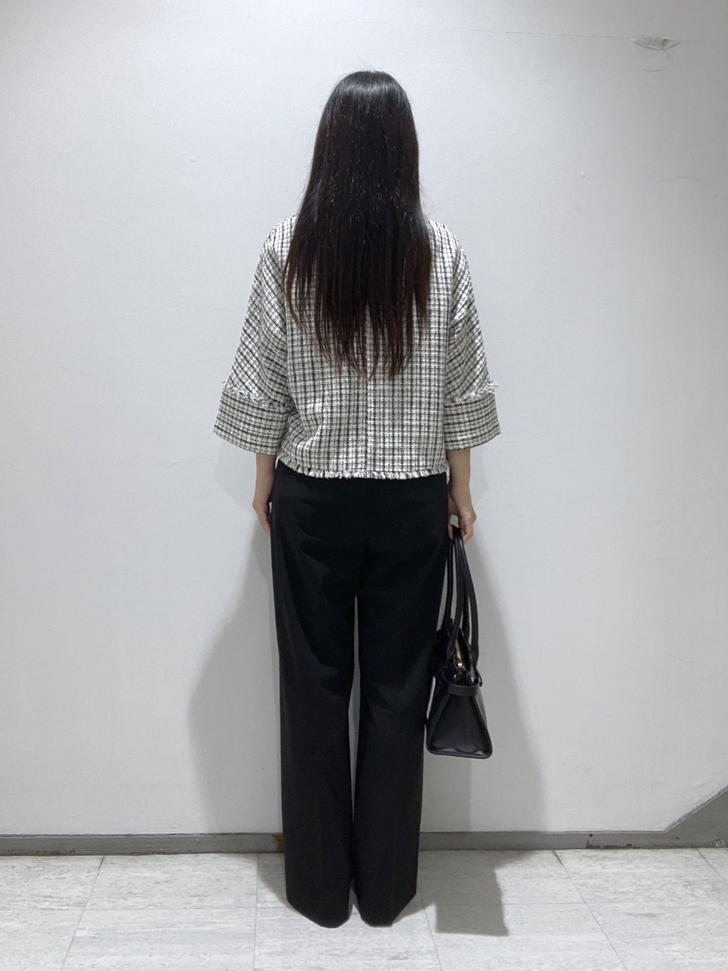 meiさんの「INDIVI｜【華やか／1枚でサマになる】上品ツイードブラウス」を使ったコーディネート