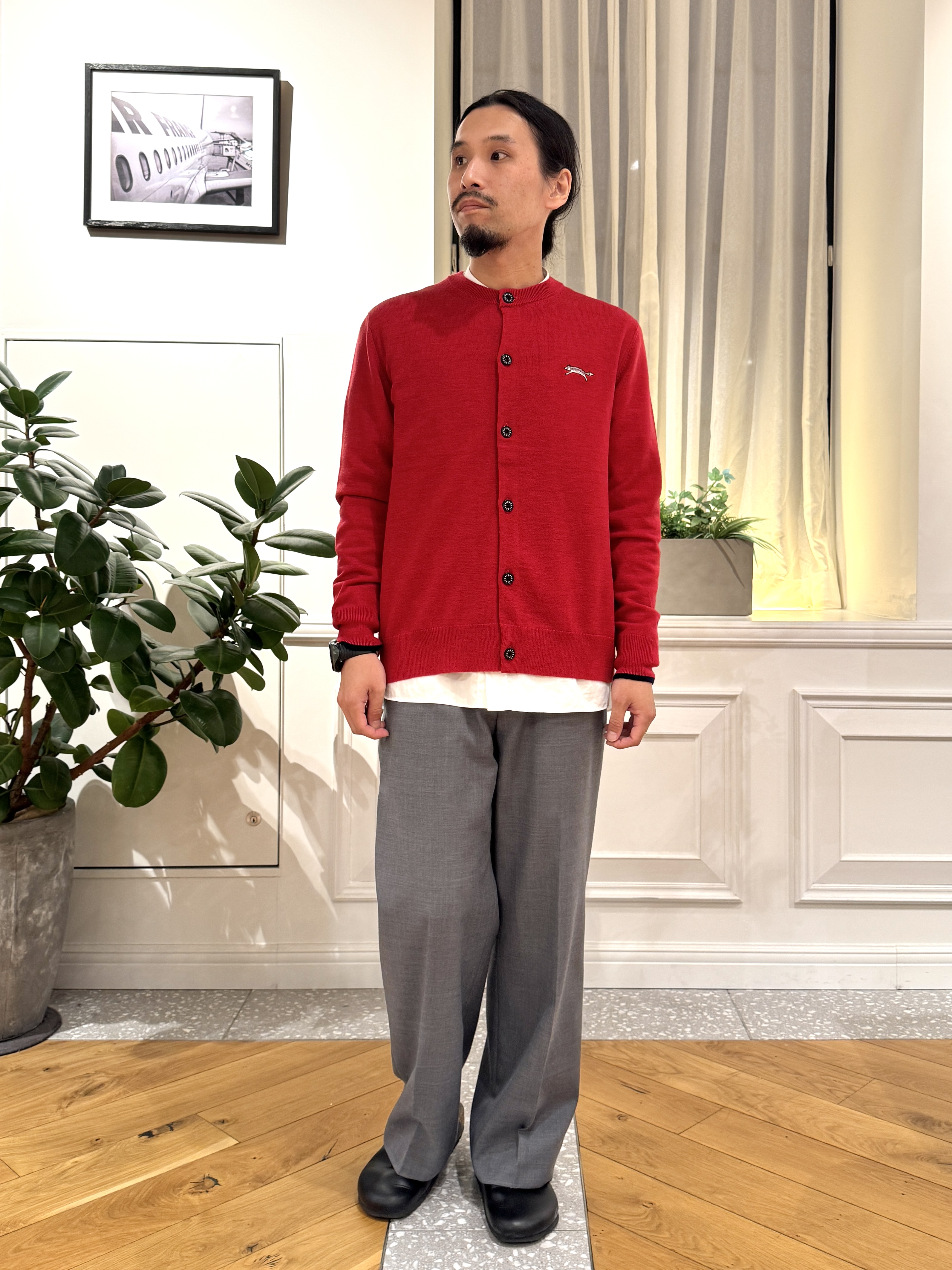 kawarataniさんの「DRESSTERIOR｜【7色展開】ゼニアバルーファ キャッシュウール ラウンドネックカーディガン」を使ったコーディネート