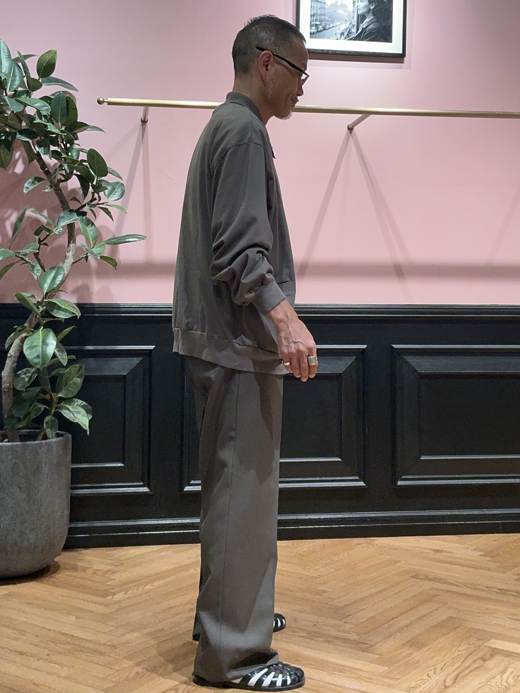 torigoeさんの「DRESSTERIOR｜【接触冷感／UVカット／抗菌防臭／しわ防止】クールデオドラント ロゴTシャツ」を使ったコーディネート