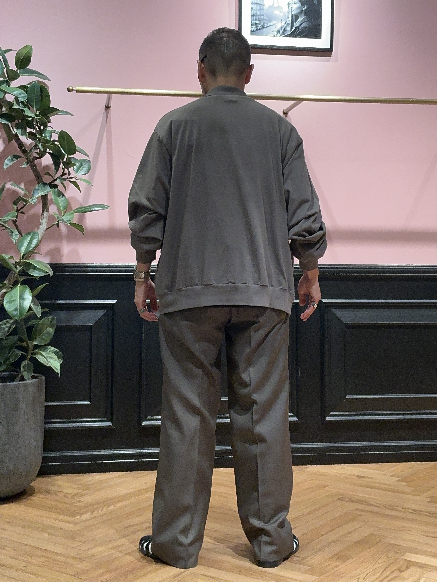 torigoeさんの「DRESSTERIOR｜【接触冷感／UVカット／抗菌防臭／しわ防止】クールデオドラント ロゴTシャツ」を使ったコーディネート