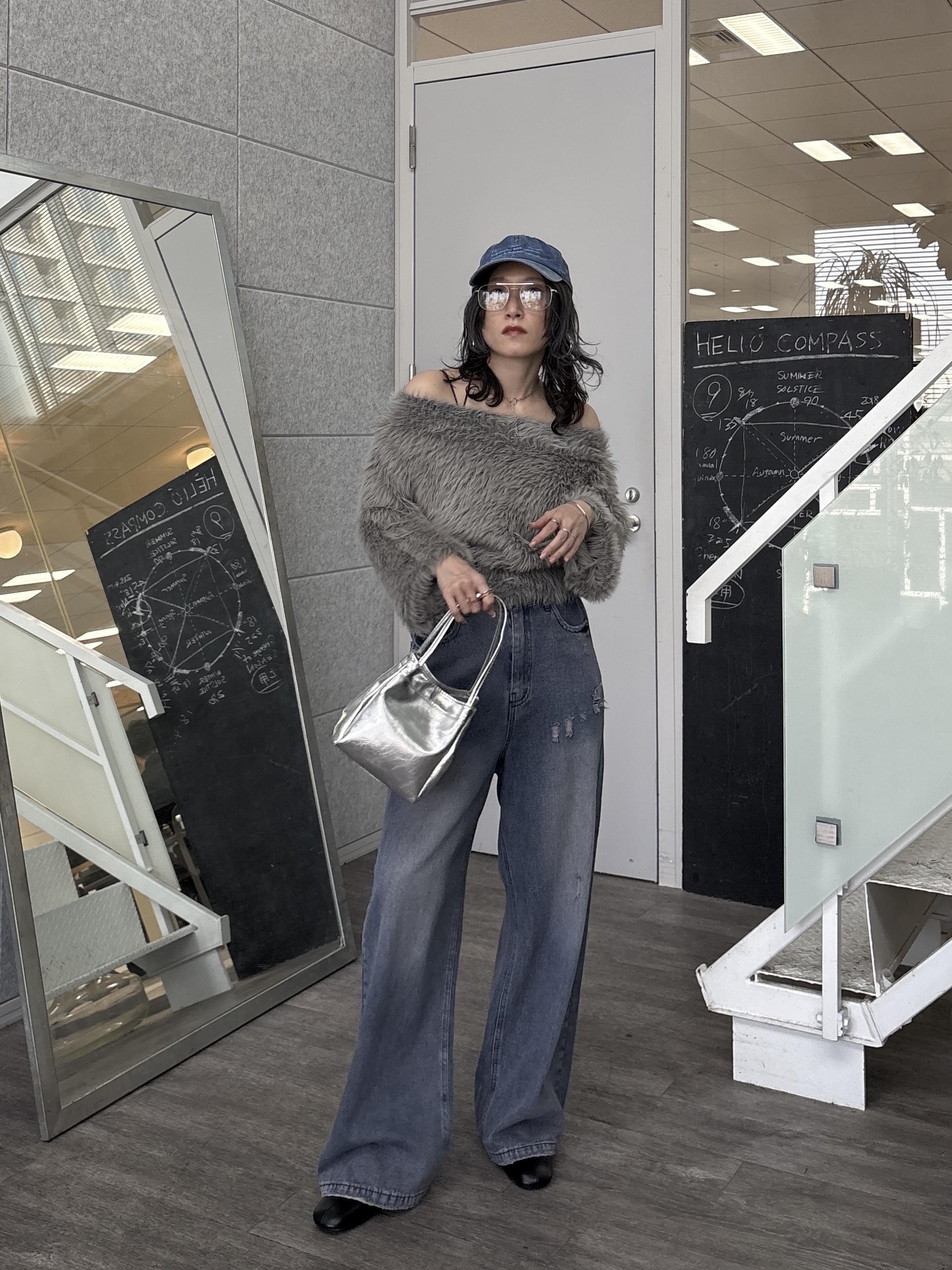 kotakiさんの「INDIVI｜フェザーニットオフショルプルオーバー」を使ったコーディネート