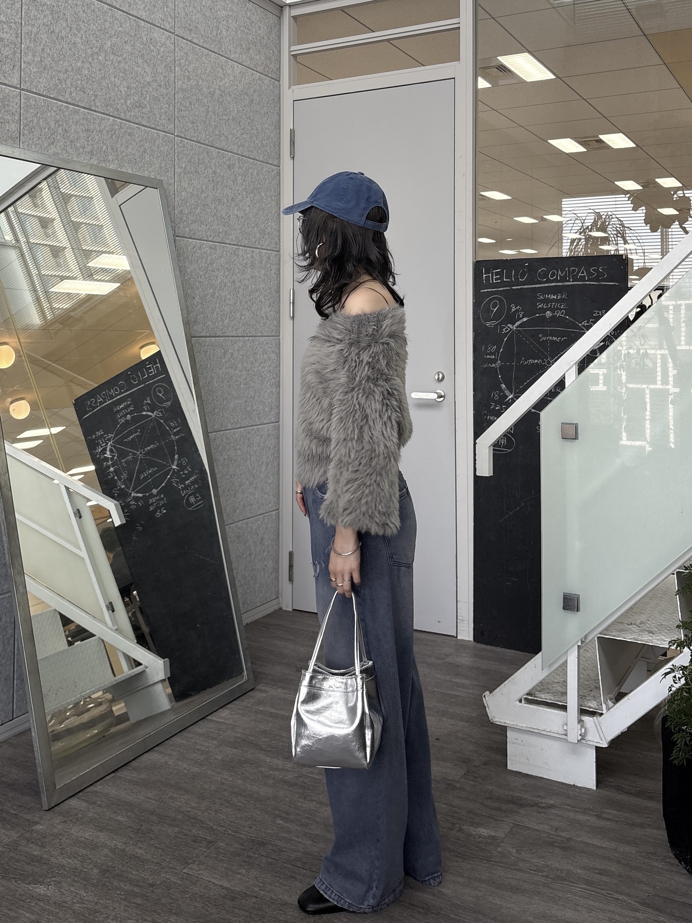 kotakiさんの「INDIVI｜フェザーニットオフショルプルオーバー」を使ったコーディネート
