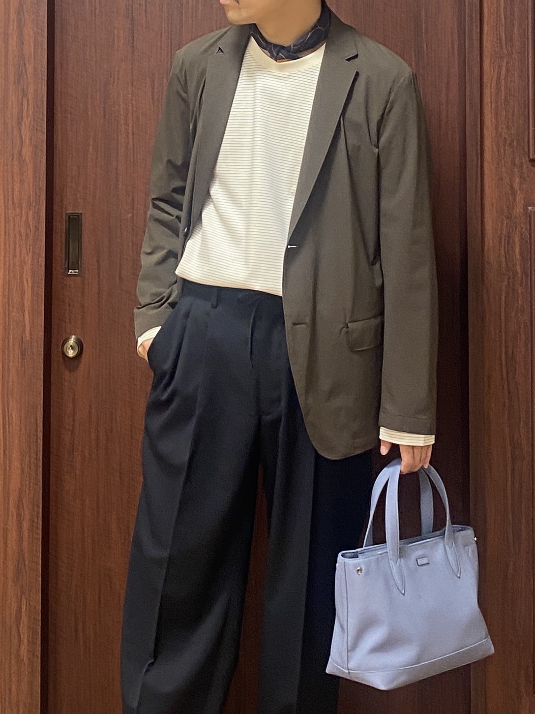 石井友也さんの「TAKEO KIKUCHI｜3Dナイロンストレッチ ジャケット」を使ったコーディネート