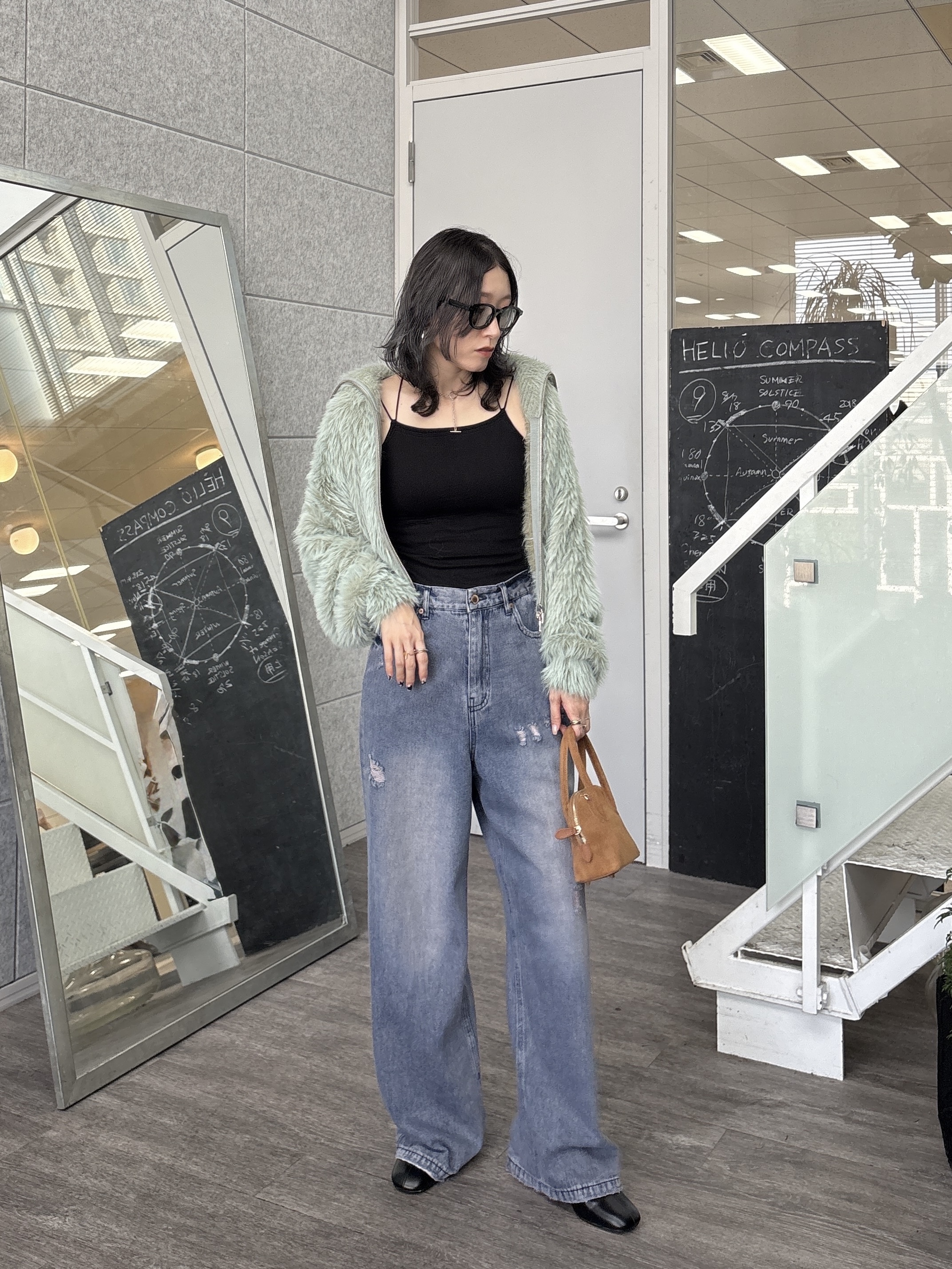 kotakiさんの「INDIVI｜サイドギャザー ワイドデニム」を使ったコーディネート