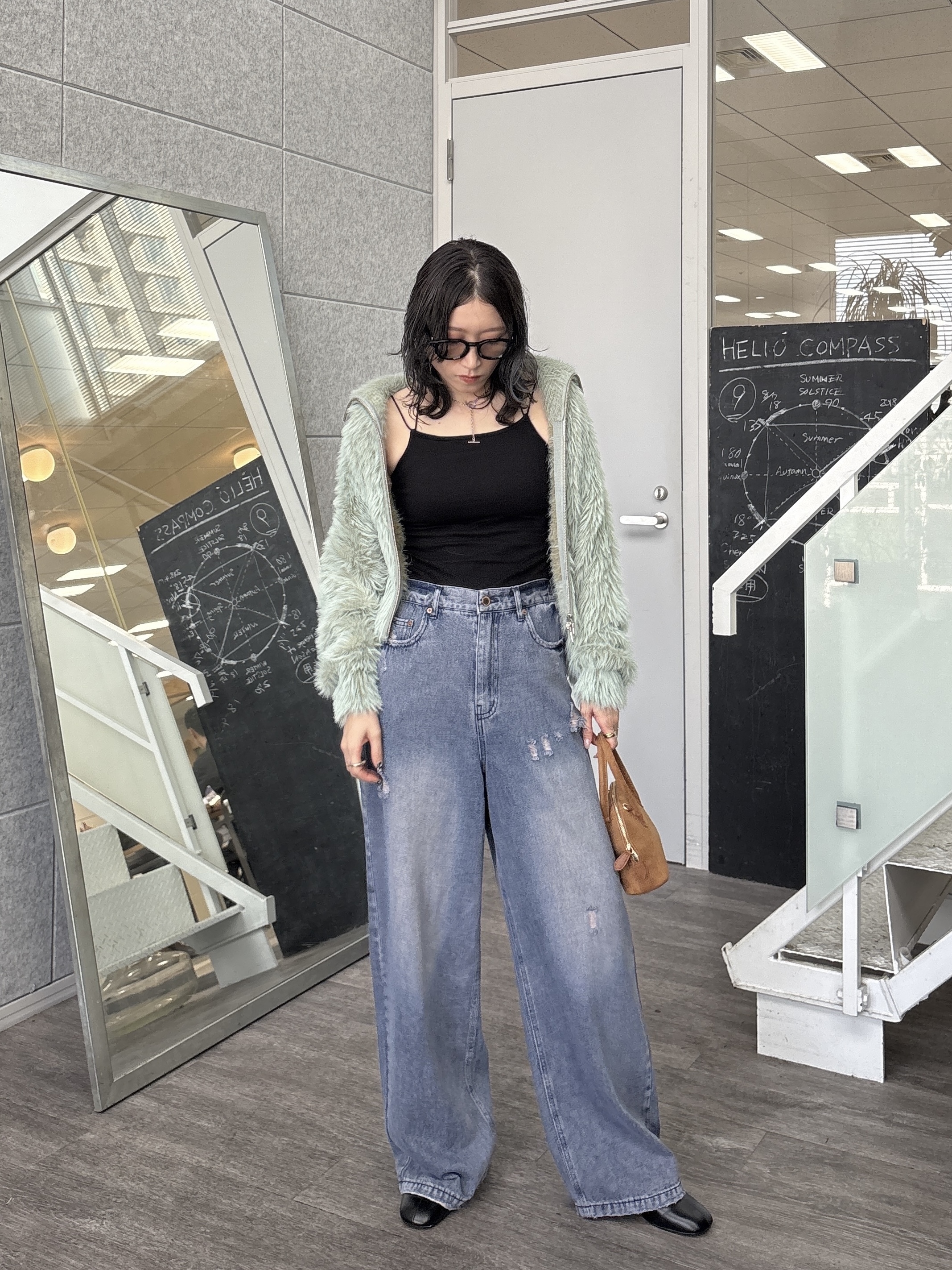 kotakiさんの「INDIVI｜サイドギャザー ワイドデニム」を使ったコーディネート