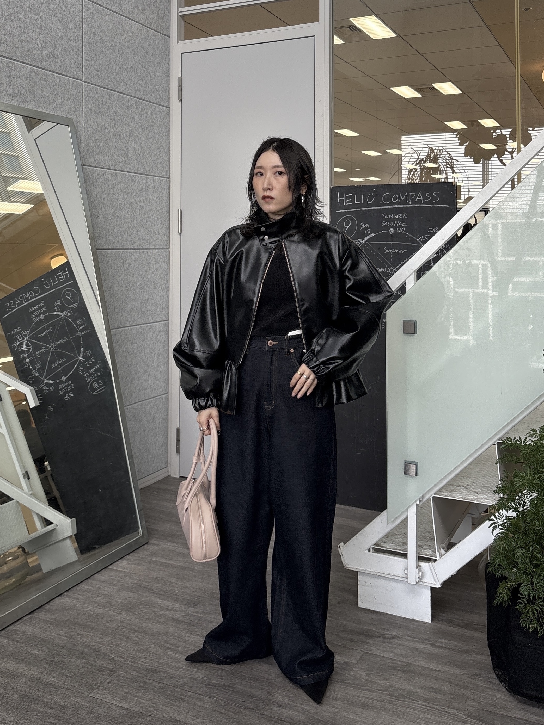 kotakiさんの「INDIVI｜シアーラメハイネックカットソー」を使ったコーディネート