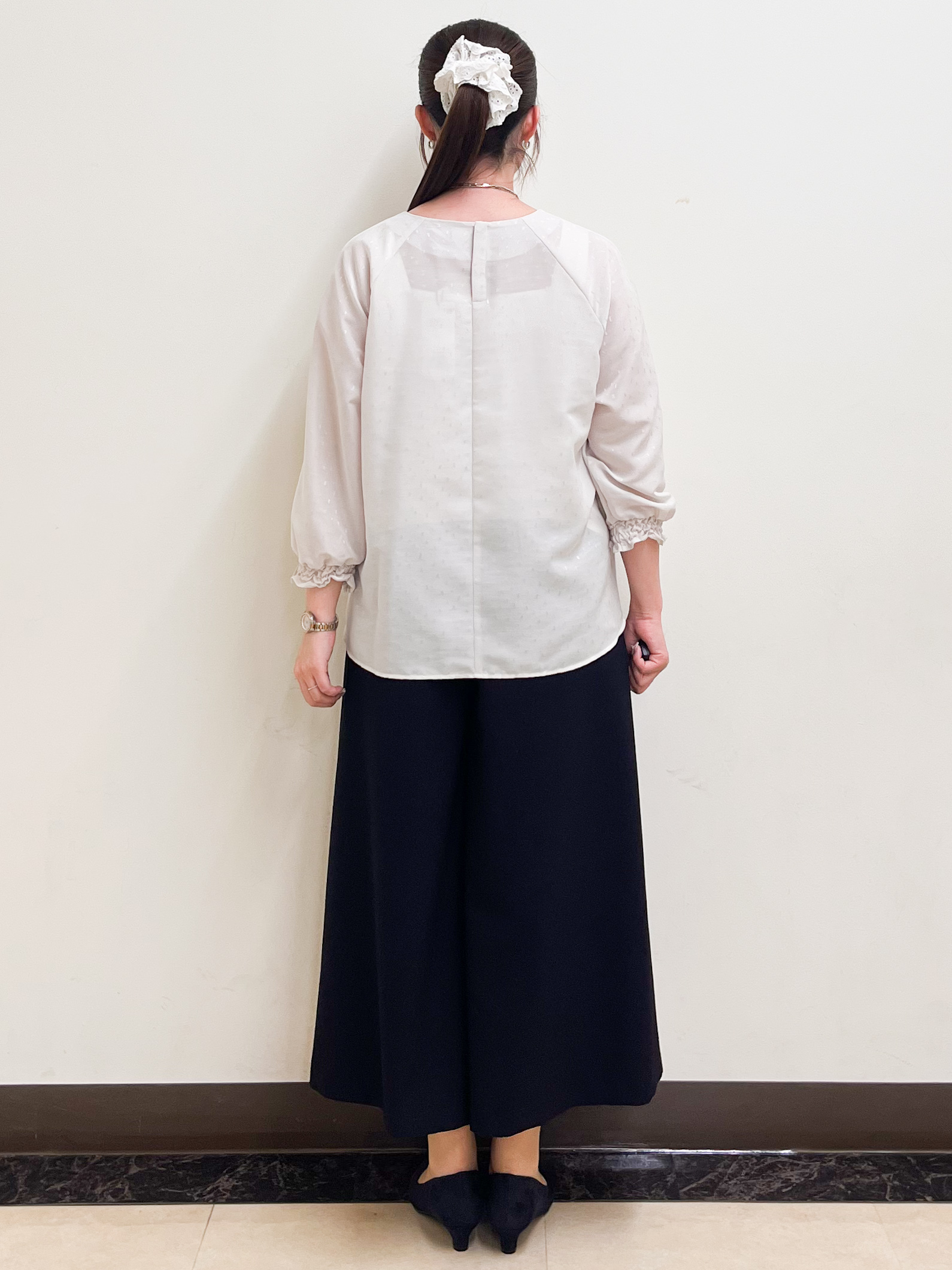 mikikoさんの「Reflect｜タックデザイン ラグランスリーブブラウス」を使ったコーディネート