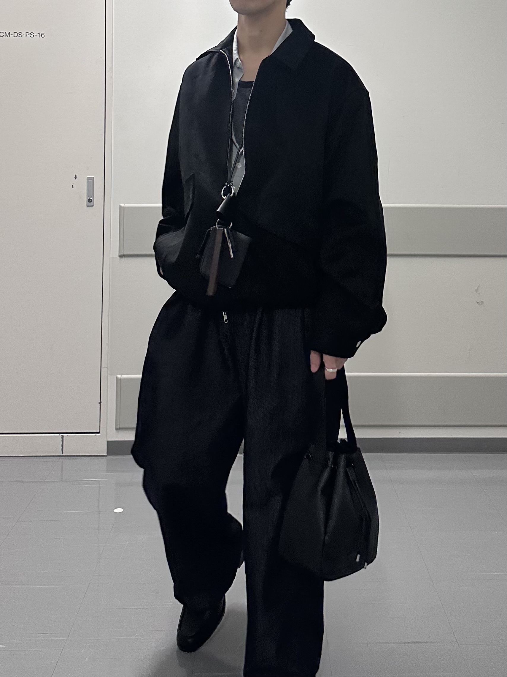 岡崎喬太さんの「tk.TAKEO KIKUCHI｜スエードタッチレザー調ブルゾン」を使ったコーディネート