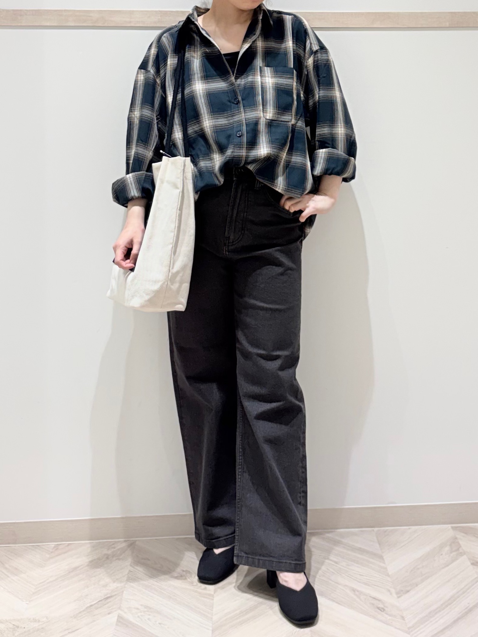 c_h_i_k_aさんの「SHOO･LA･RUE｜【洗濯後しわになりにくい/S-LL】選べる6パターン 羽織としても活躍する ベーシックシャツ」を使ったコーディネート