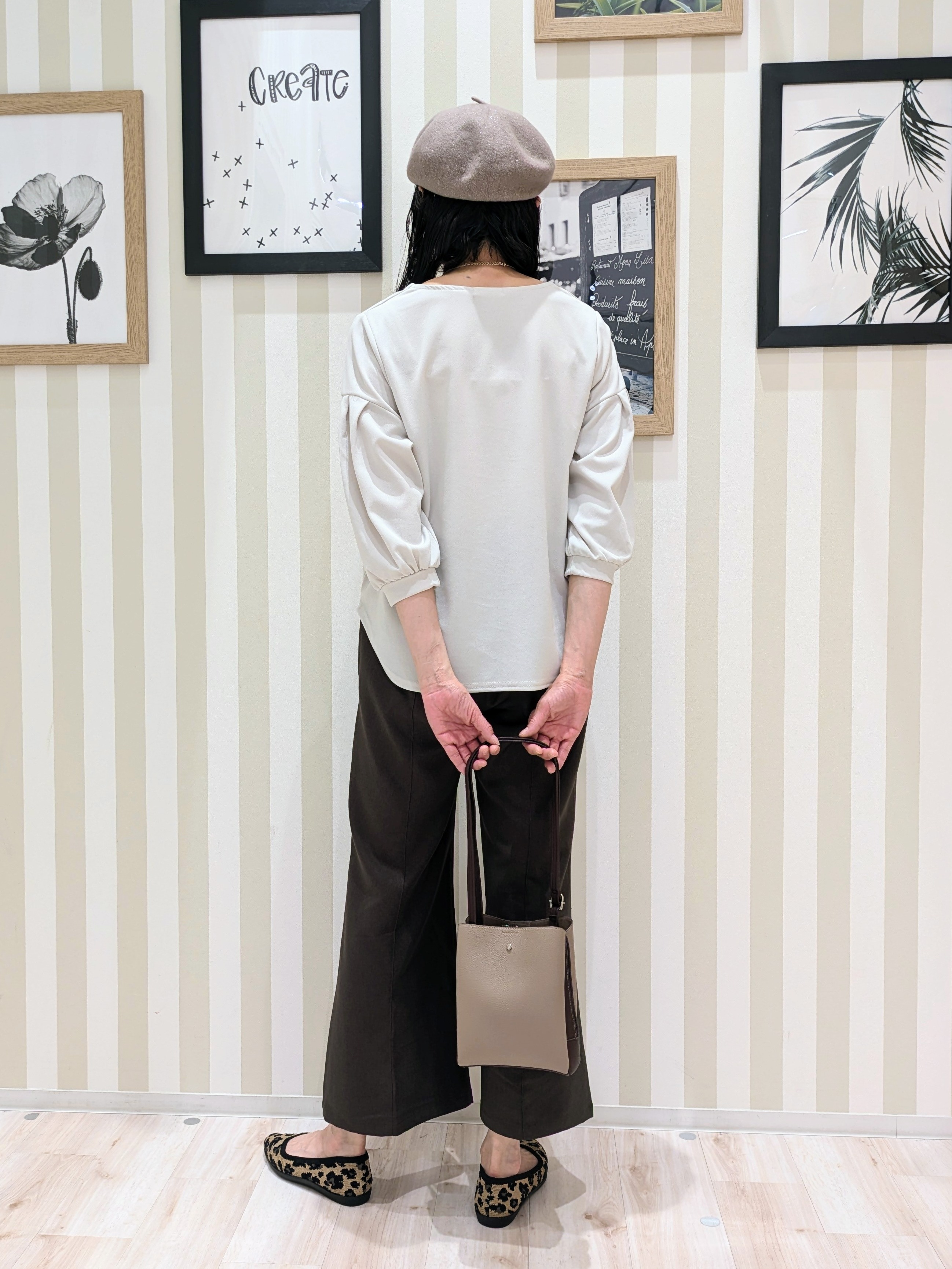 Mikiさんの「SHOO･LA･RUE｜【着丈選べる/2点セット/S-LL/洗濯機可】ネックレス付き 着心地さらり7分袖ブラウス」を使ったコーディネート