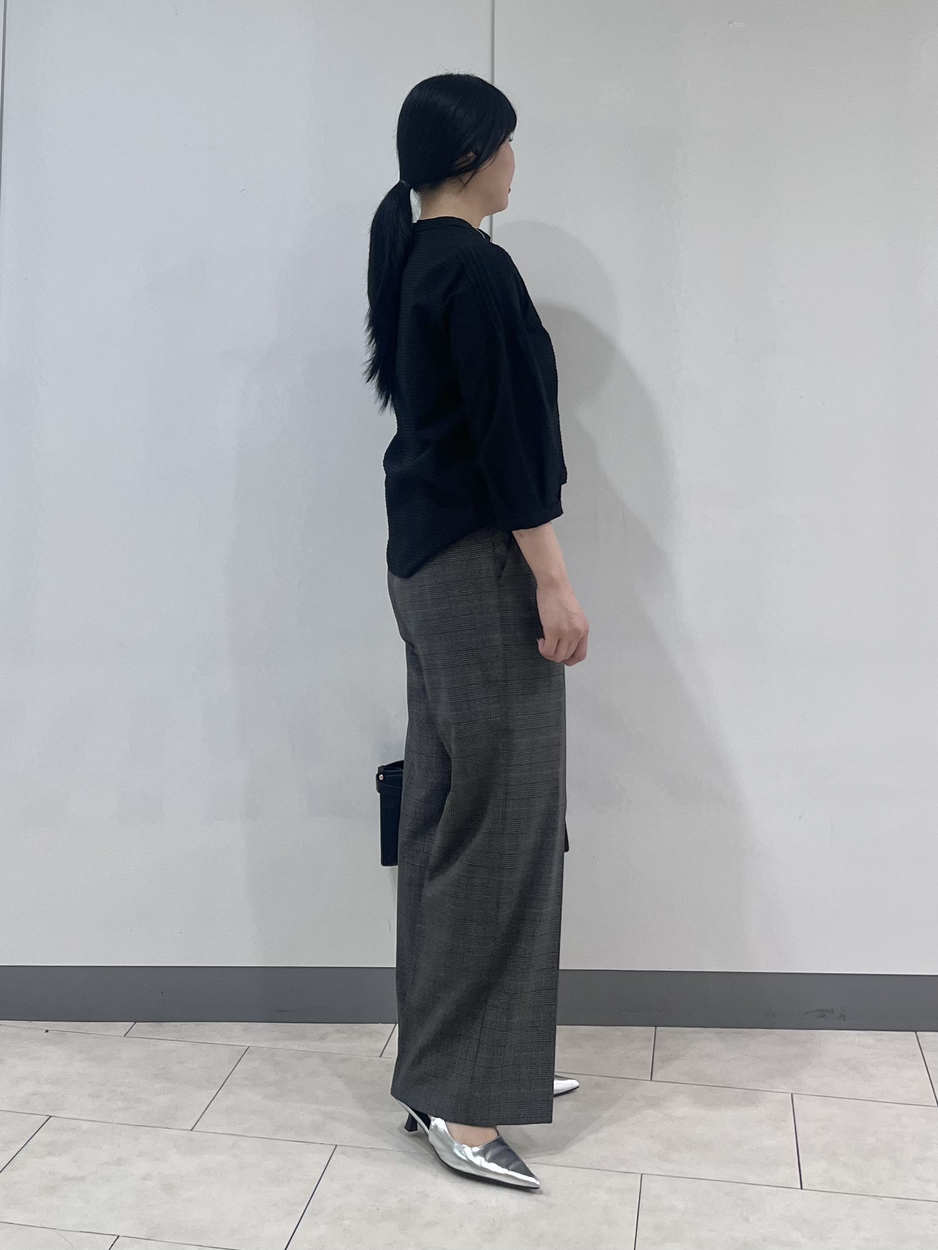 hasuさんの「INDIVI｜【UVケア／吸汗速乾】凹凸素材ミニスタンドトップス」を使ったコーディネート