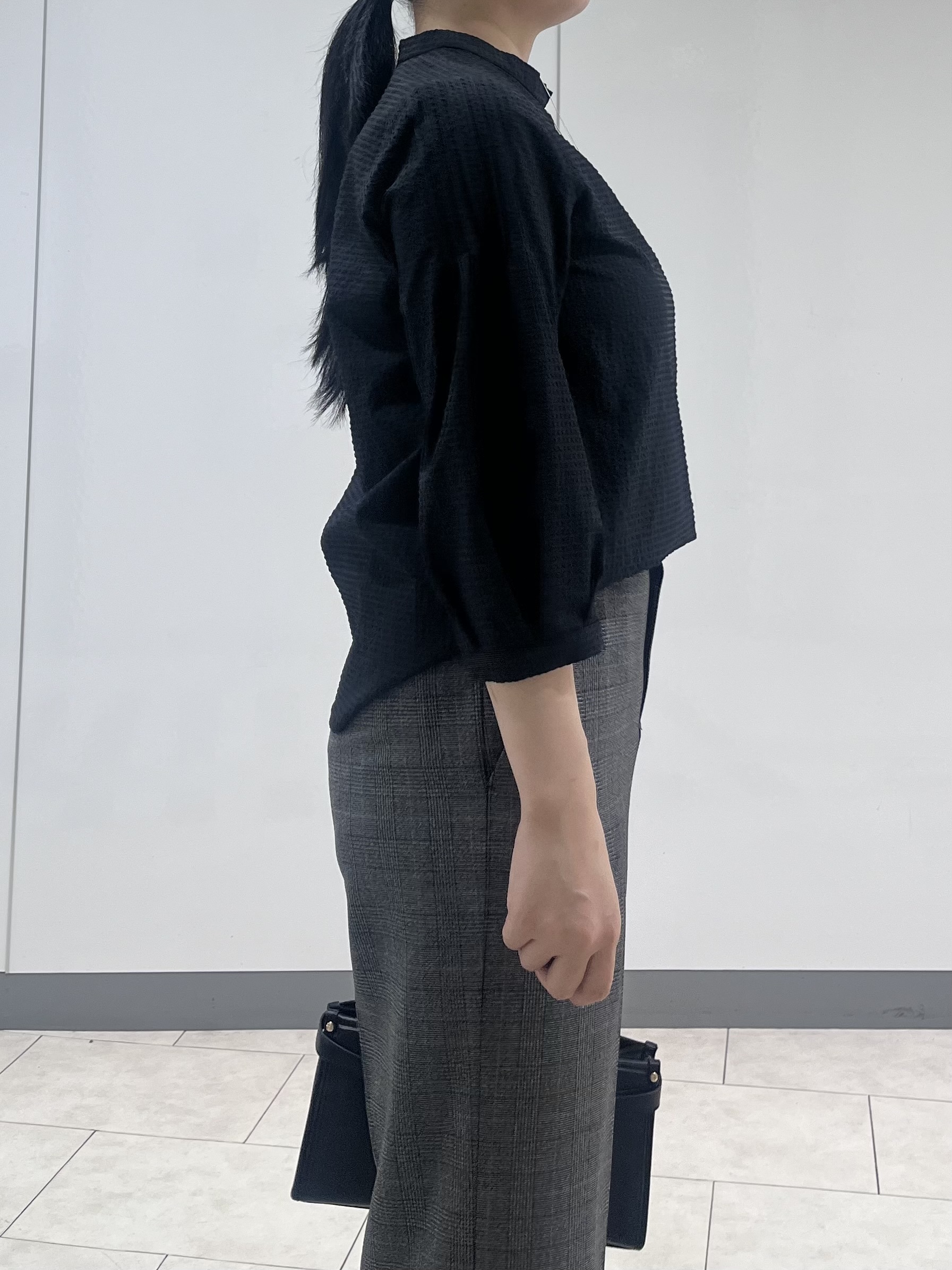 hasuさんの「INDIVI｜【UVケア／吸汗速乾】凹凸素材ミニスタンドトップス」を使ったコーディネート