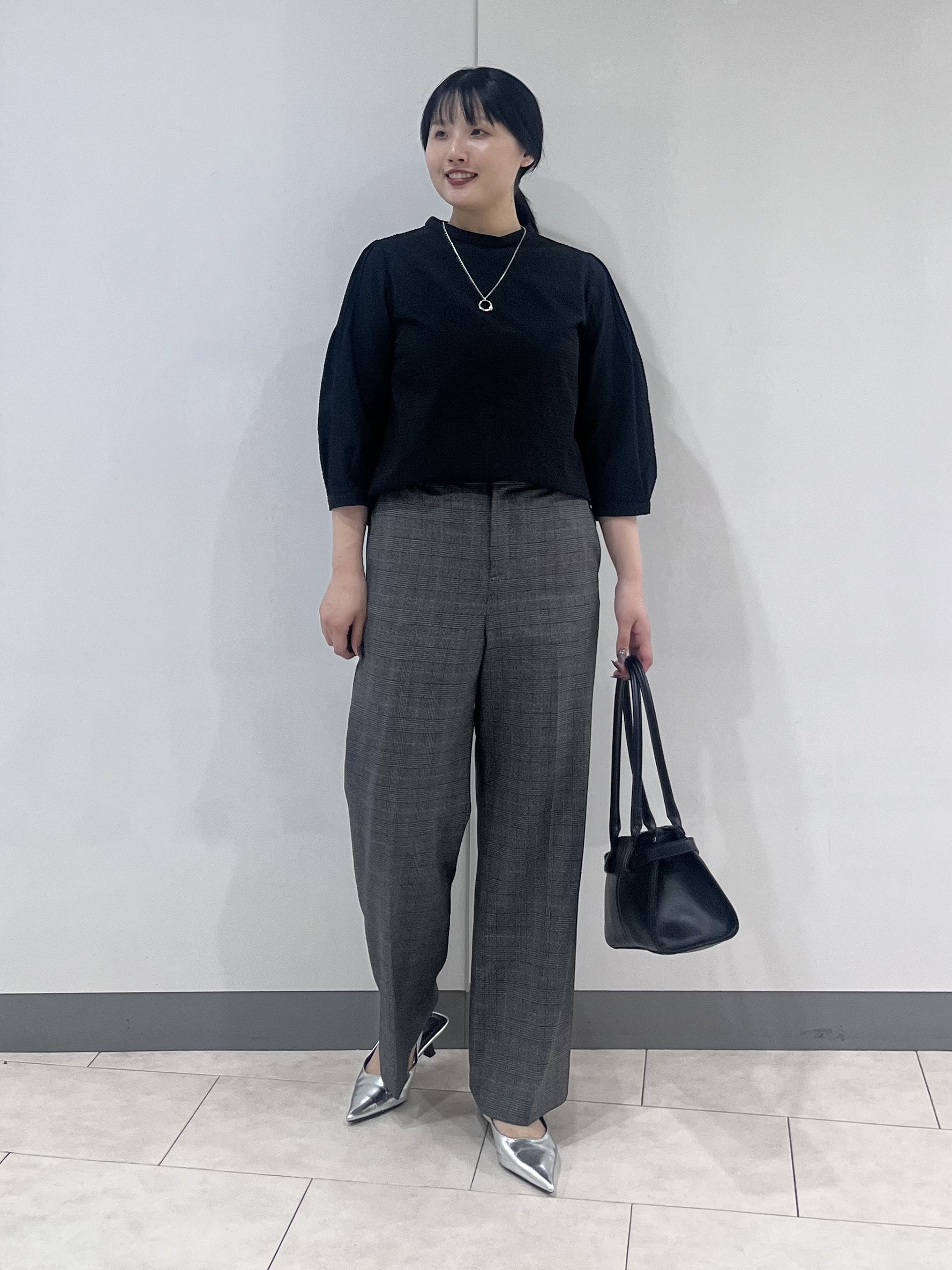 hasuさんの「INDIVI｜【UVケア／吸汗速乾】凹凸素材ミニスタンドトップス」を使ったコーディネート