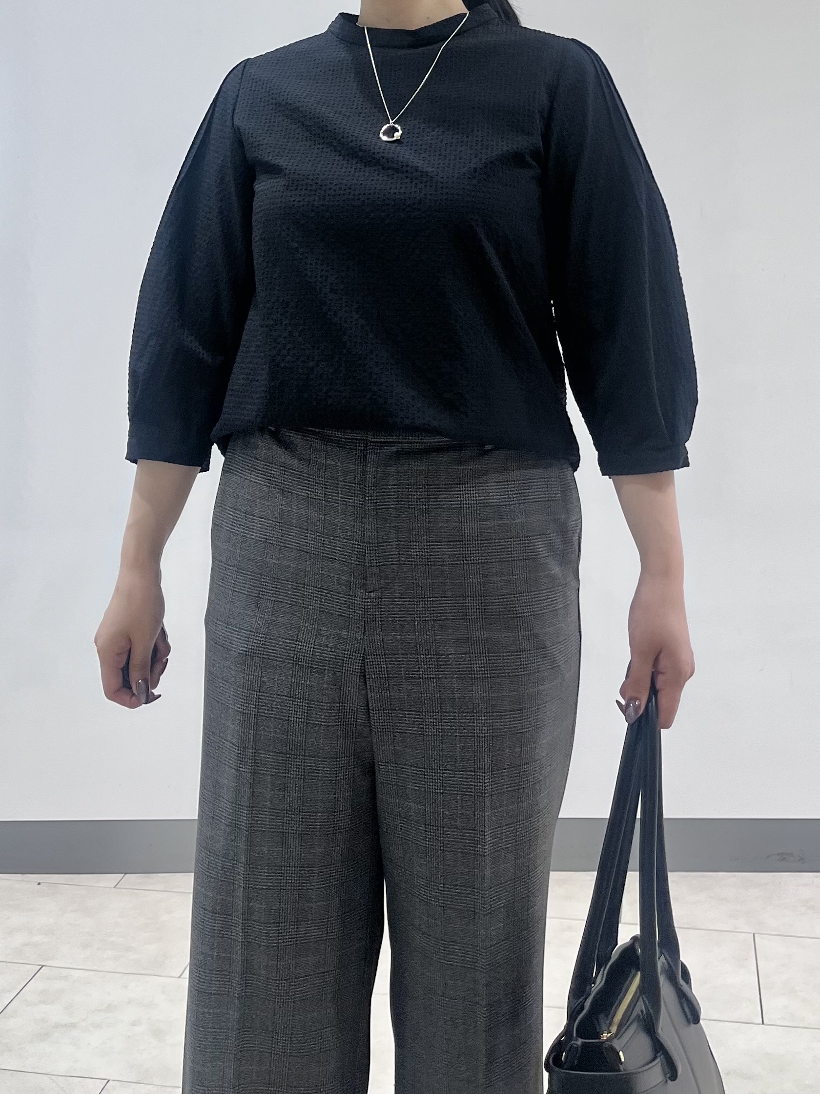hasuさんの「INDIVI｜【UVケア／吸汗速乾】凹凸素材ミニスタンドトップス」を使ったコーディネート