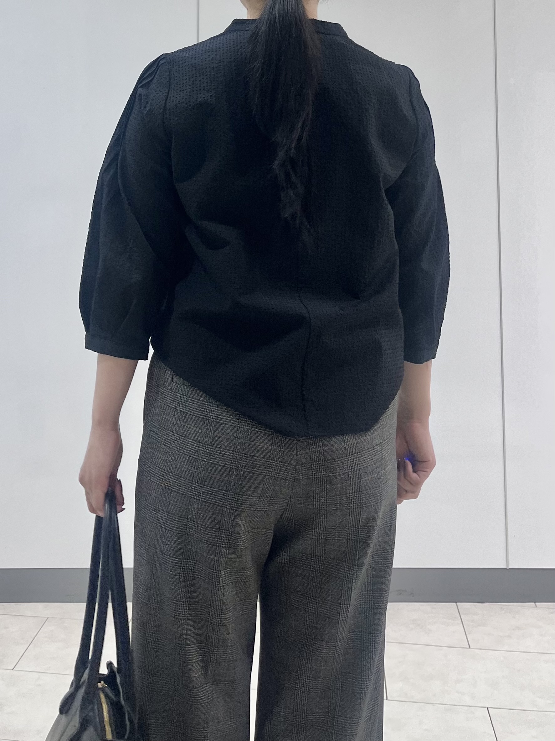 hasuさんの「INDIVI｜【UVケア／吸汗速乾】凹凸素材ミニスタンドトップス」を使ったコーディネート