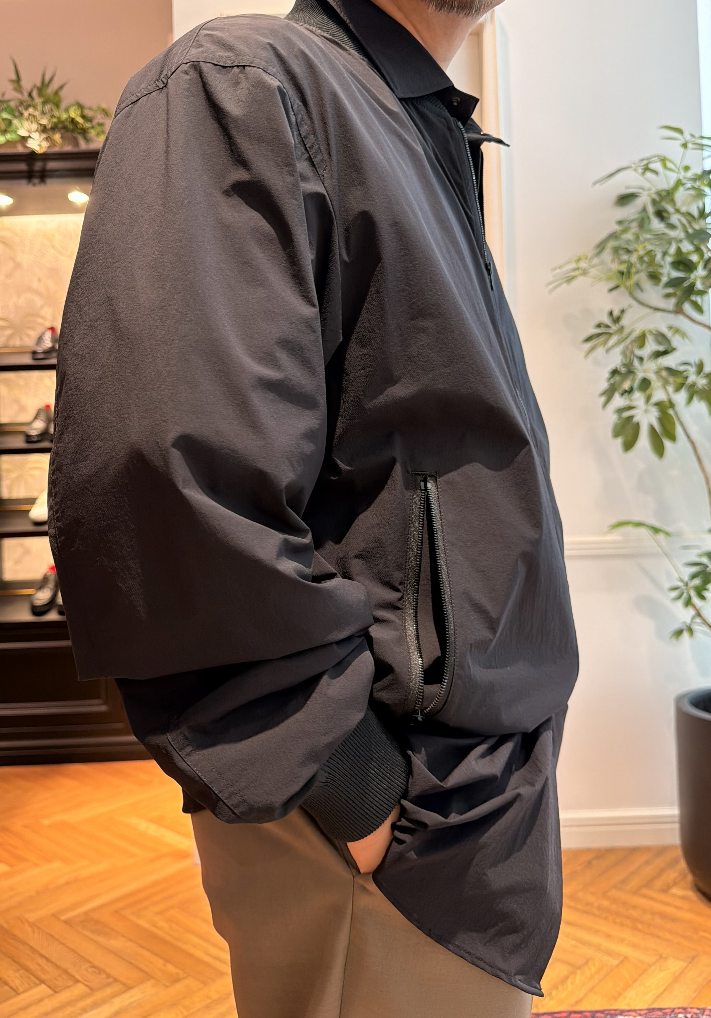 鶴田大士さんの「DRESSTERIOR｜【干場義雅&times;K－3B&times;DRESSTERIOR】ブラックMA－1」を使ったコーディネート