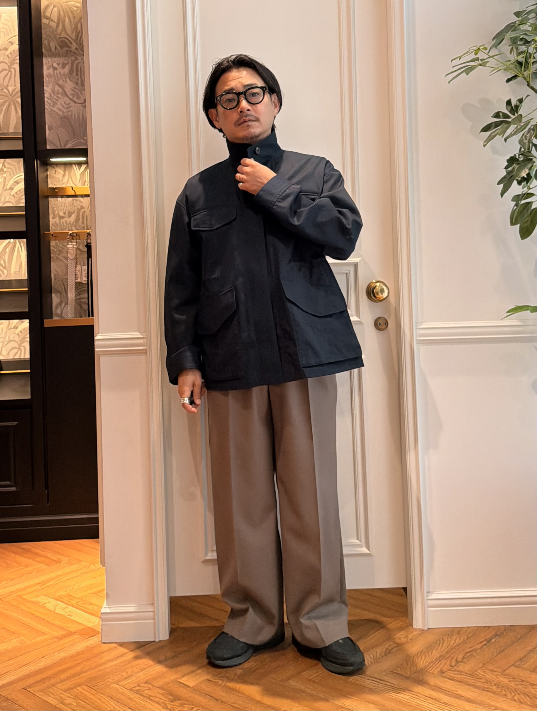 鶴田大士さんの「DRESSTERIOR｜【ウォッシャブル】コンパクトコットンミリタリーブルゾン」を使ったコーディネート