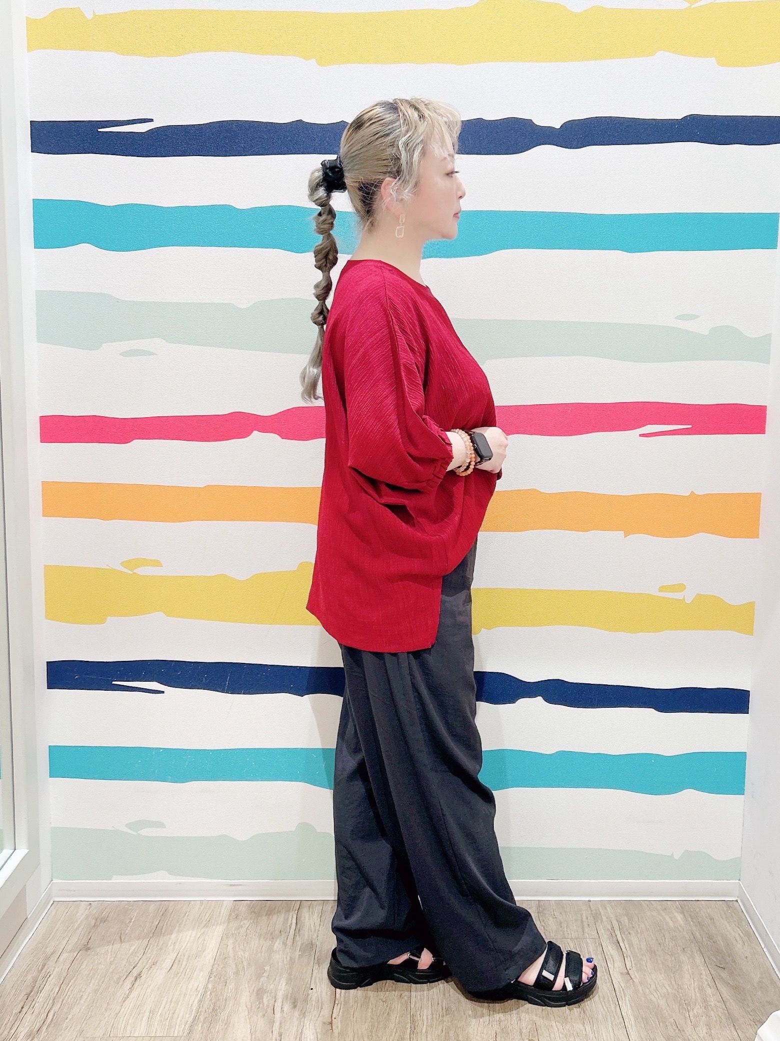 Peeさんの「SHOO･LA･RUE｜【インせず着られる/洗濯後しわになりにくい】しぼしぼドルマンブラウス」を使ったコーディネート