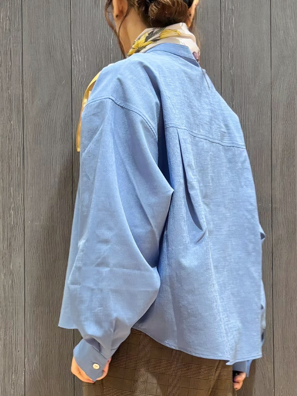 meiさんの「SHOO･LA･RUE｜【通気性〇/S-LL/洗濯機可】さらりと心地よい。ノーカラーシャツ」を使ったコーディネート