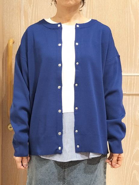 YUKIさんの「SHOO･LA･RUE｜【セットアップ可/洗濯機可】軽やかに羽織れる スポンディッシュ ニットカーディガン」を使ったコーディネート