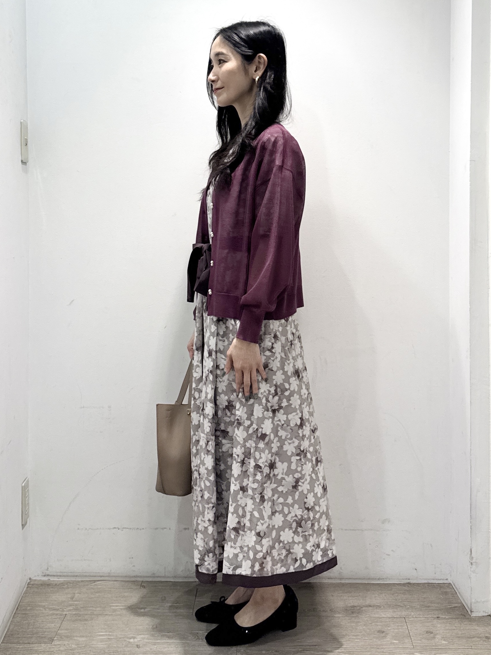 yuicciさんの「OPAQUE.CLIP｜【上品な透け感】ダブルパール調釦 愛されシアーカーディガン」を使ったコーディネート