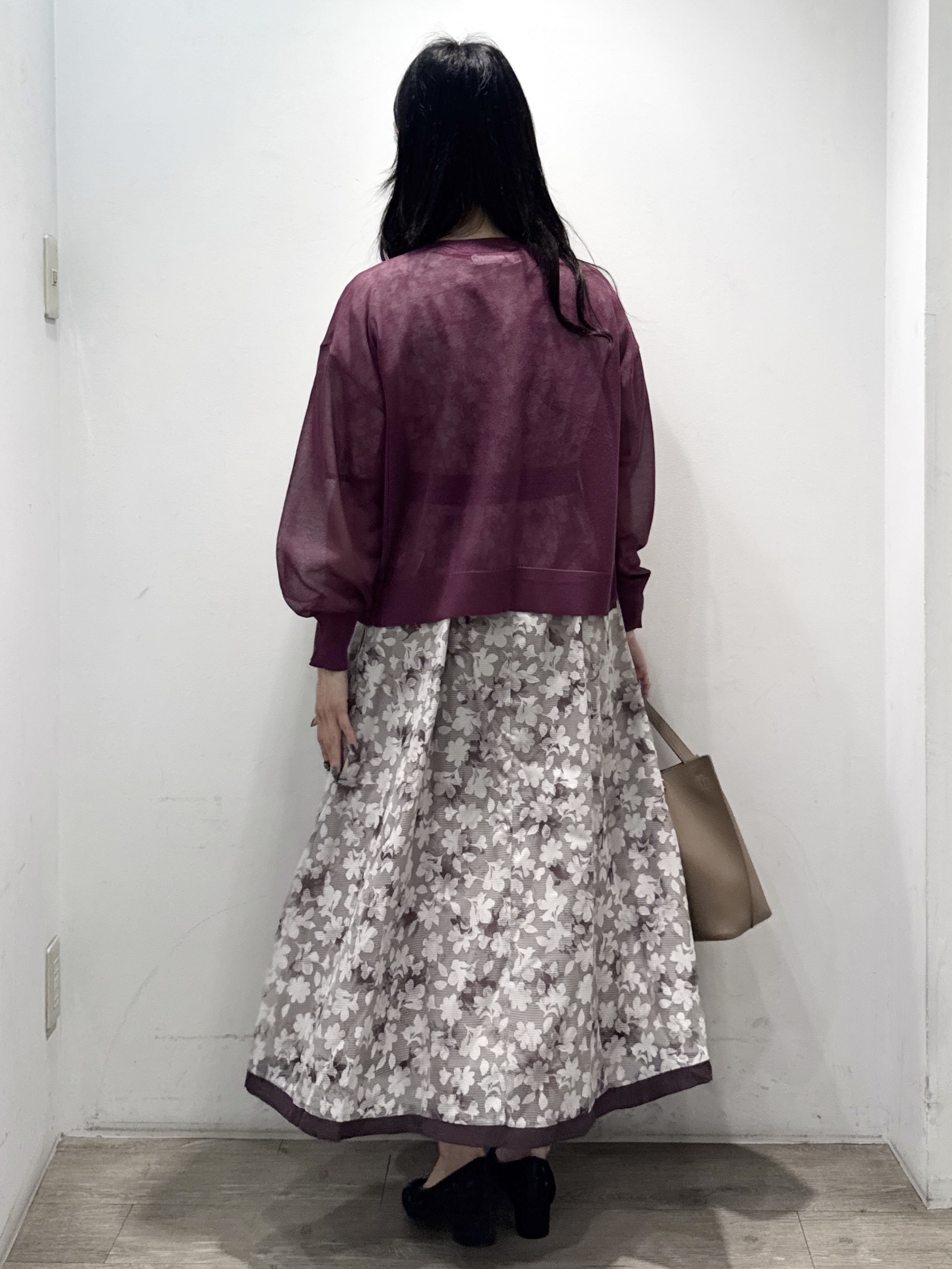 yuicciさんの「OPAQUE.CLIP｜【上品な透け感】ダブルパール調釦 愛されシアーカーディガン」を使ったコーディネート