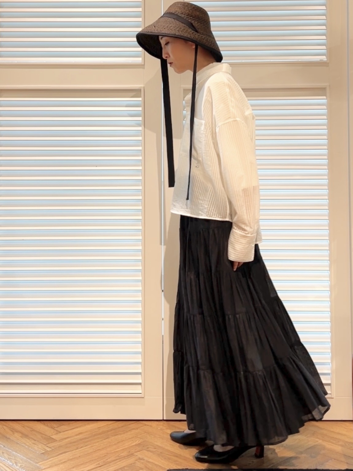 OCHIAIさんの「DRESSTERIOR｜シアーストライプクロップドシャツ」を使ったコーディネート