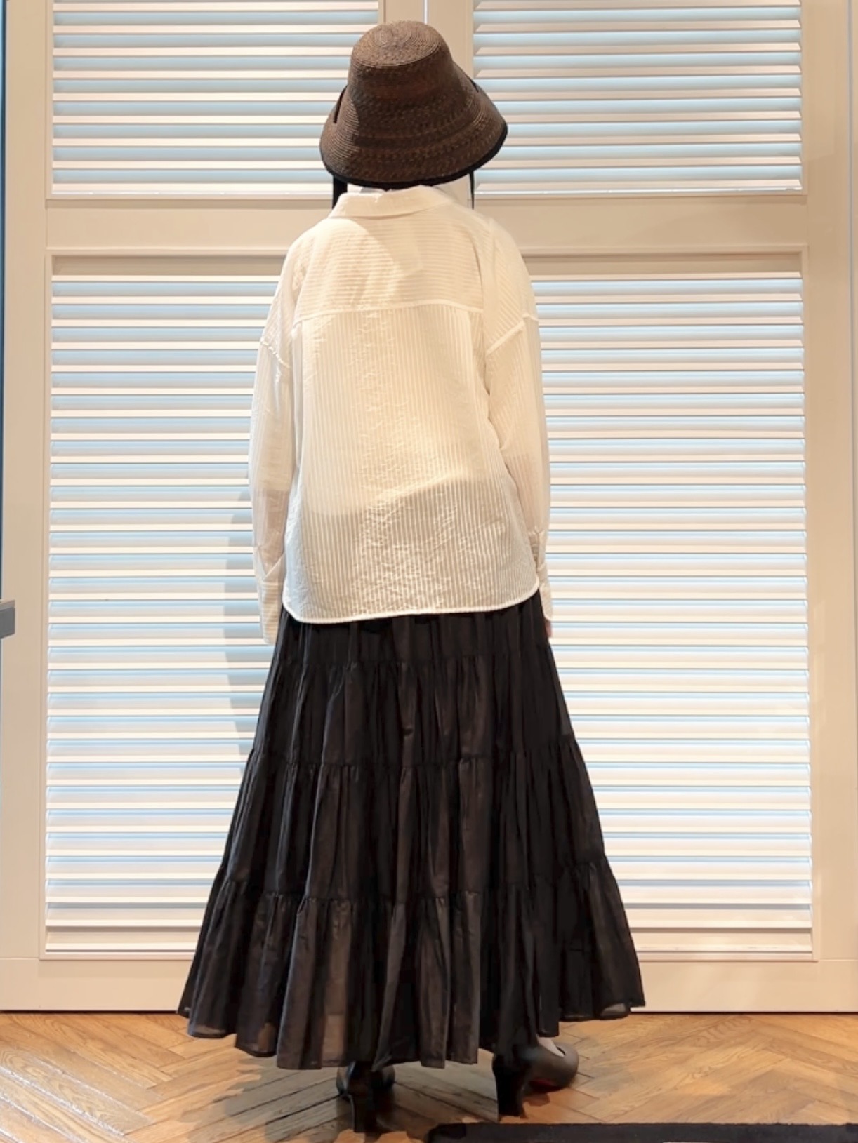 OCHIAIさんの「DRESSTERIOR｜シアーストライプクロップドシャツ」を使ったコーディネート