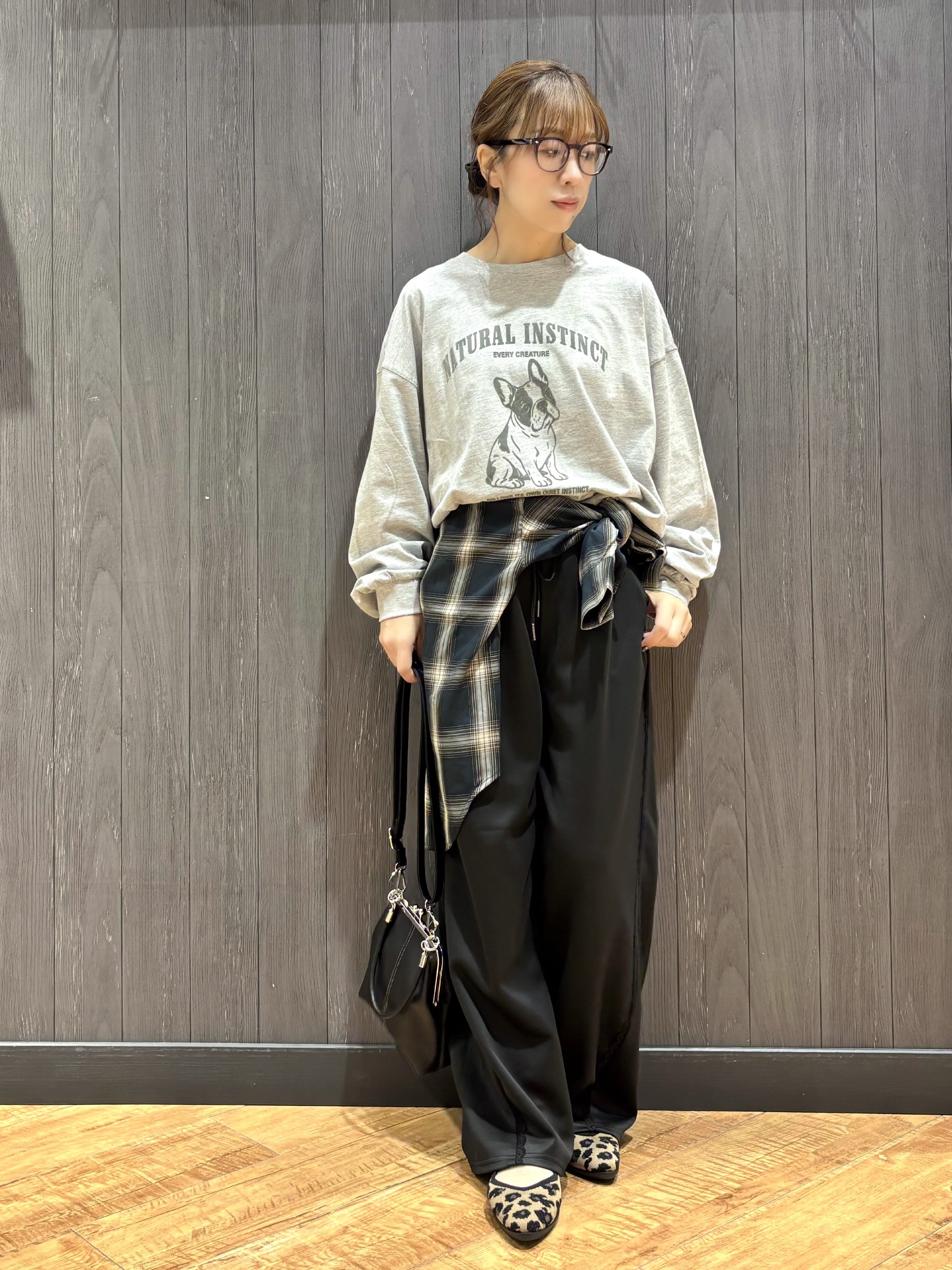 meiさんの「SHOO･LA･RUE｜【洗濯後しわになりにくい/S-LL】選べる6パターン 羽織としても活躍する ベーシックシャツ」を使ったコーディネート